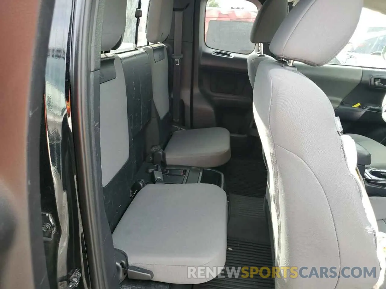 10 fotografías del automóvil dañado 5TFRX5GN4KX147045 TOYOTA TACOMA 2019