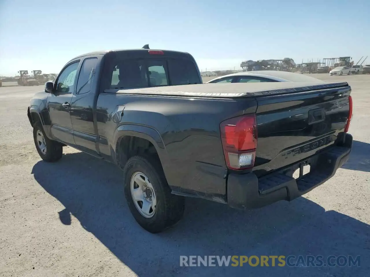 2 fotografías del automóvil dañado 5TFRX5GN4KX147045 TOYOTA TACOMA 2019
