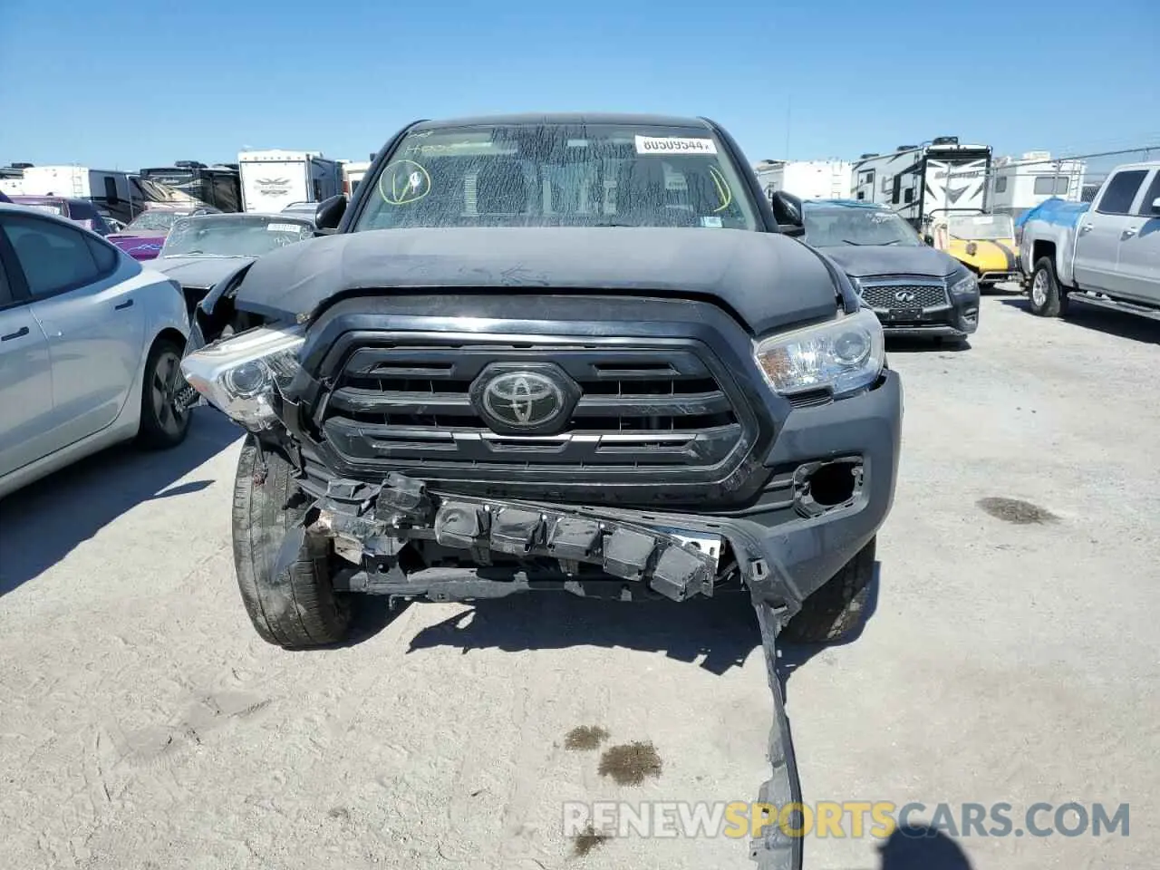 5 fotografías del automóvil dañado 5TFRX5GN4KX147045 TOYOTA TACOMA 2019
