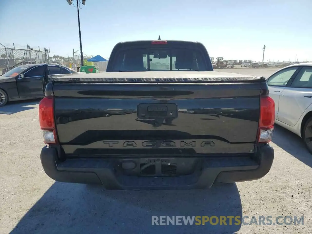 6 fotografías del automóvil dañado 5TFRX5GN4KX147045 TOYOTA TACOMA 2019