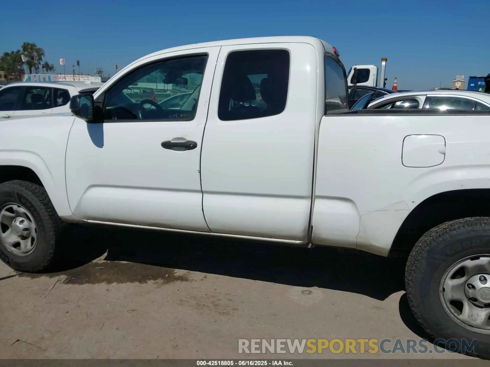 14 fotografías del automóvil dañado 5TFRX5GN5KX149810 TOYOTA TACOMA 2019