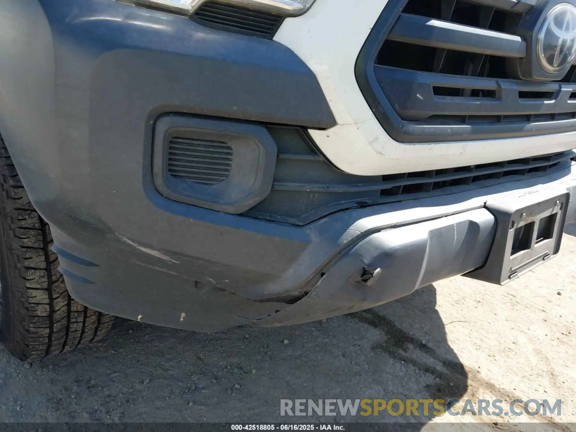 18 fotografías del automóvil dañado 5TFRX5GN5KX149810 TOYOTA TACOMA 2019