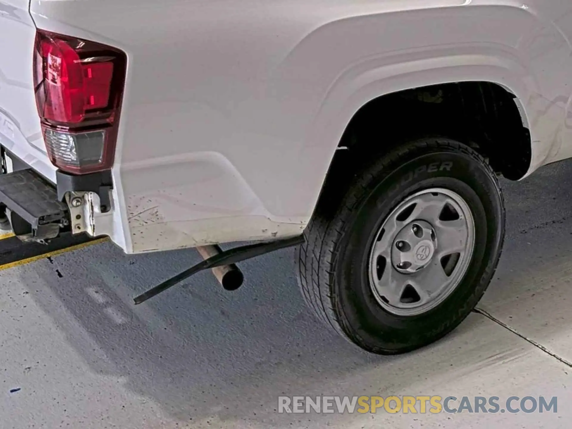 12 fotografías del automóvil dañado 5TFRX5GN5KX156272 TOYOTA TACOMA 2019