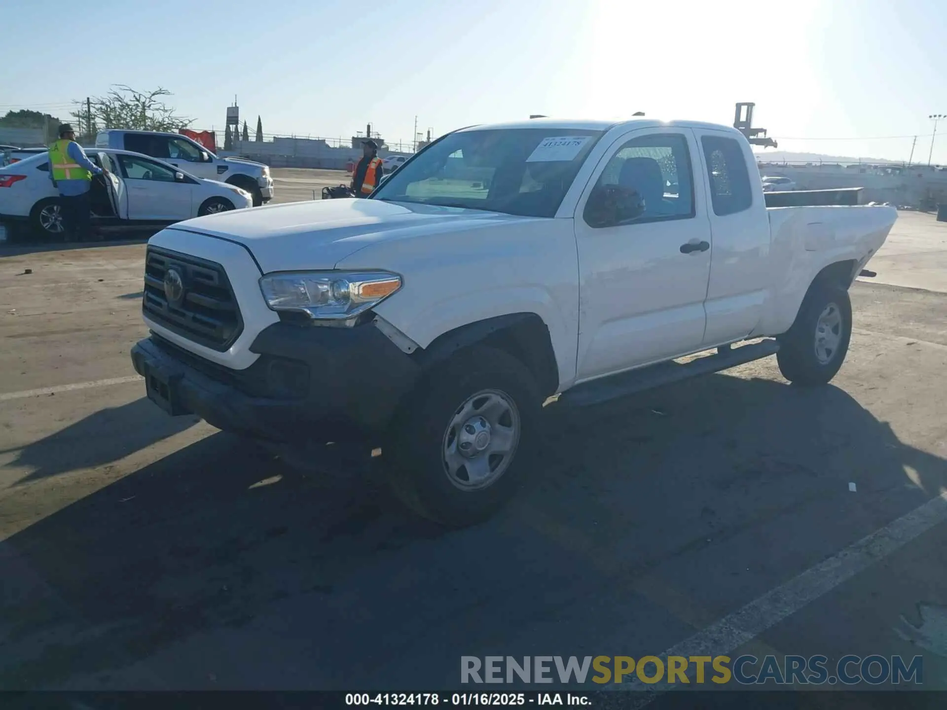 2 fotografías del automóvil dañado 5TFRX5GN5KX165067 TOYOTA TACOMA 2019