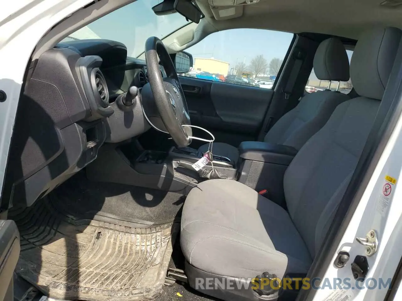 7 fotografías del automóvil dañado 5TFRX5GN6KX153817 TOYOTA TACOMA 2019