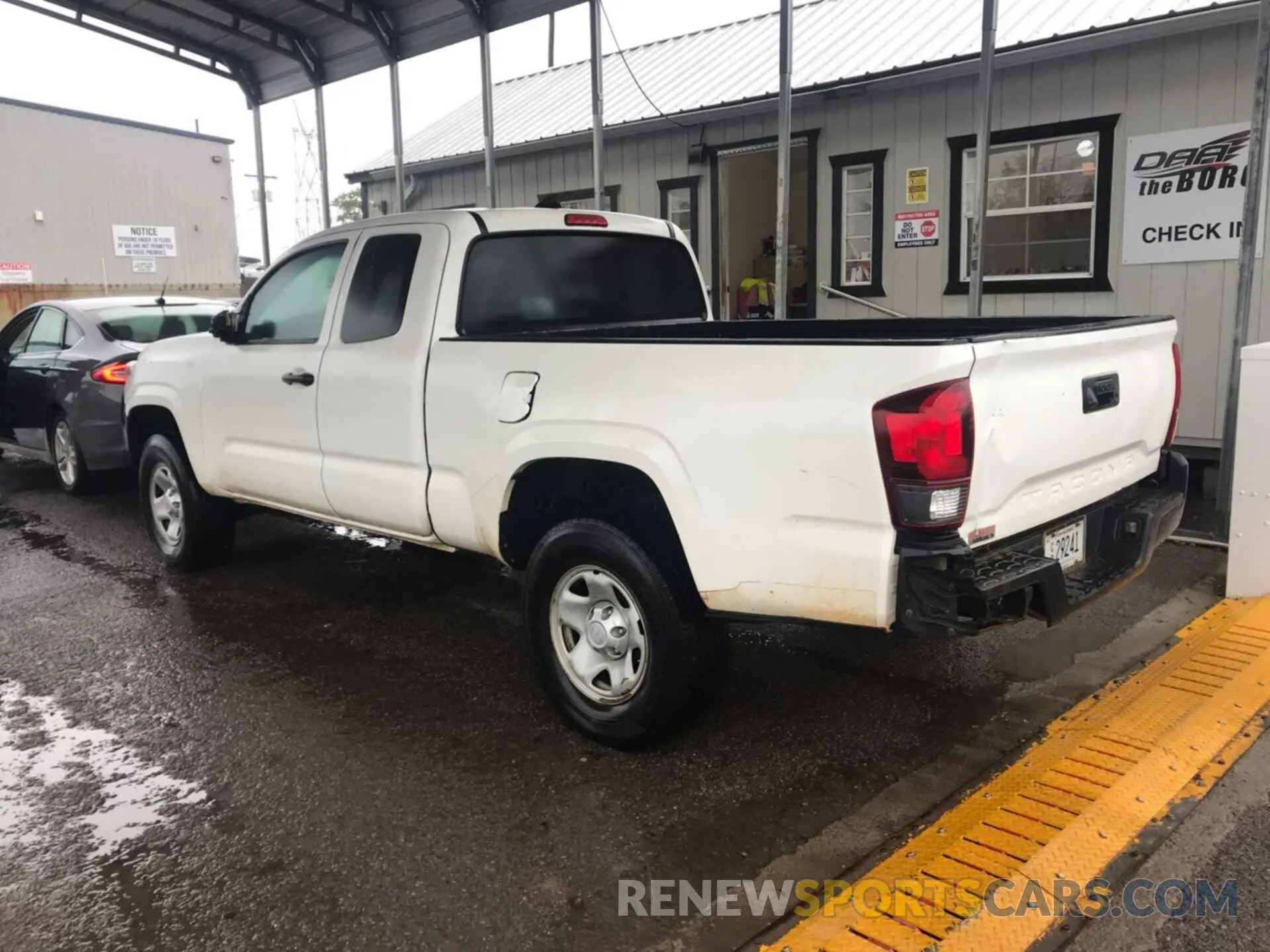 26 fotografías del automóvil dañado 5TFRX5GN6KX157088 TOYOTA TACOMA 2019