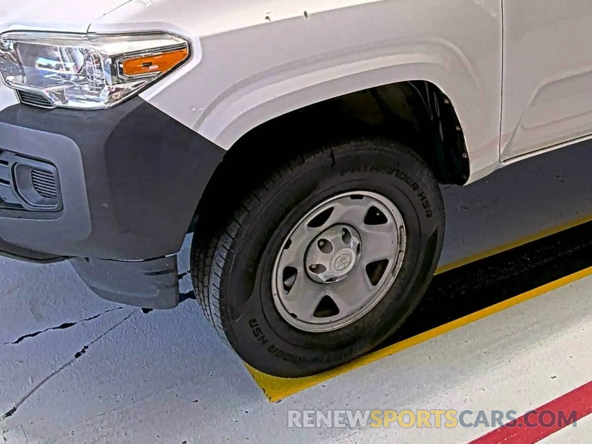 5 fotografías del automóvil dañado 5TFRX5GN6KX157088 TOYOTA TACOMA 2019
