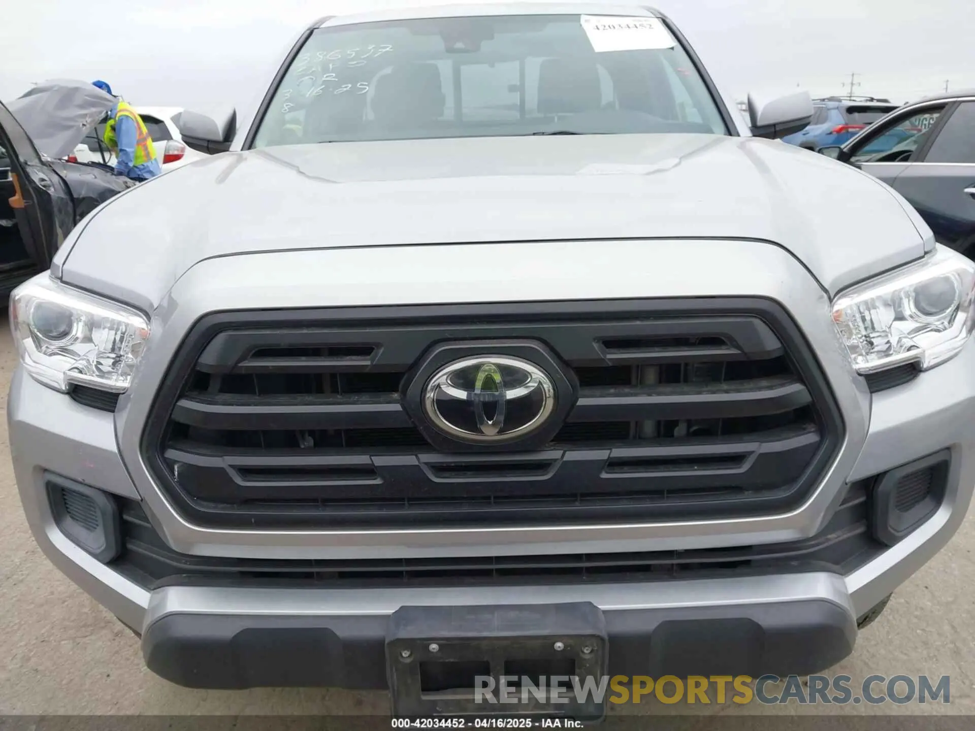 12 fotografías del automóvil dañado 5TFRX5GN8KX151700 TOYOTA TACOMA 2019