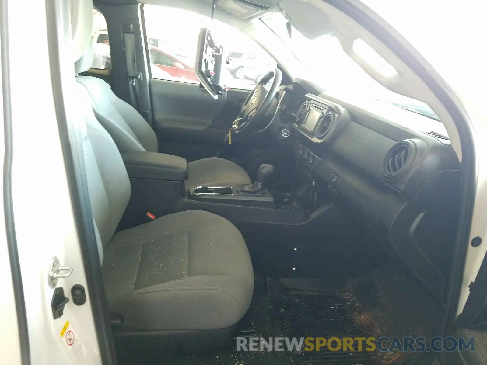 5 fotografías del automóvil dañado 5TFRX5GNXKX146482 TOYOTA TACOMA 2019
