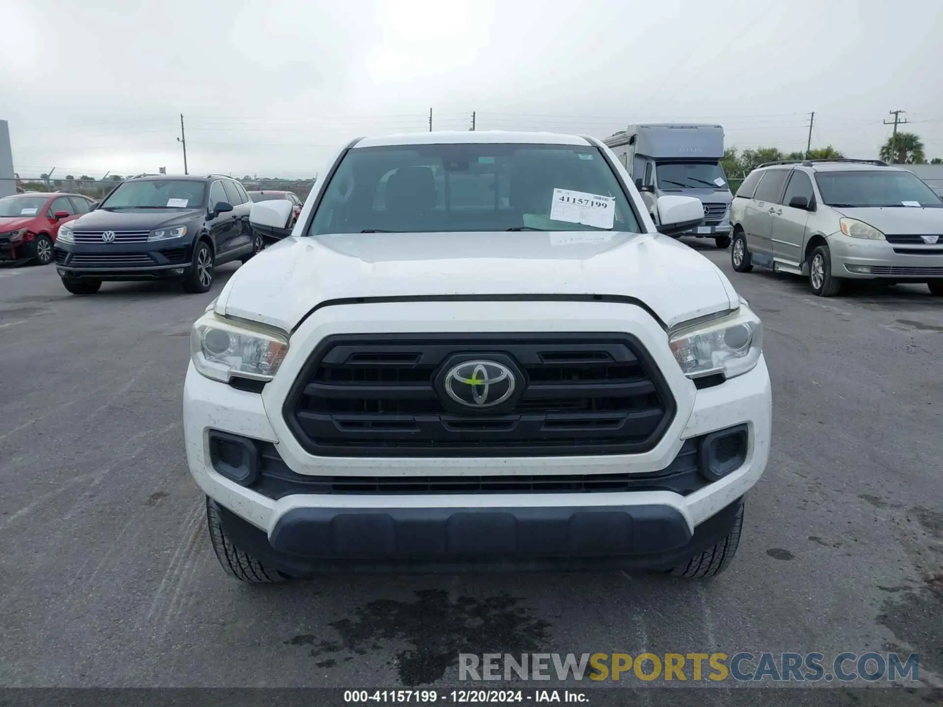 12 fotografías del automóvil dañado 5TFRZ5CN2KX084656 TOYOTA TACOMA 2019