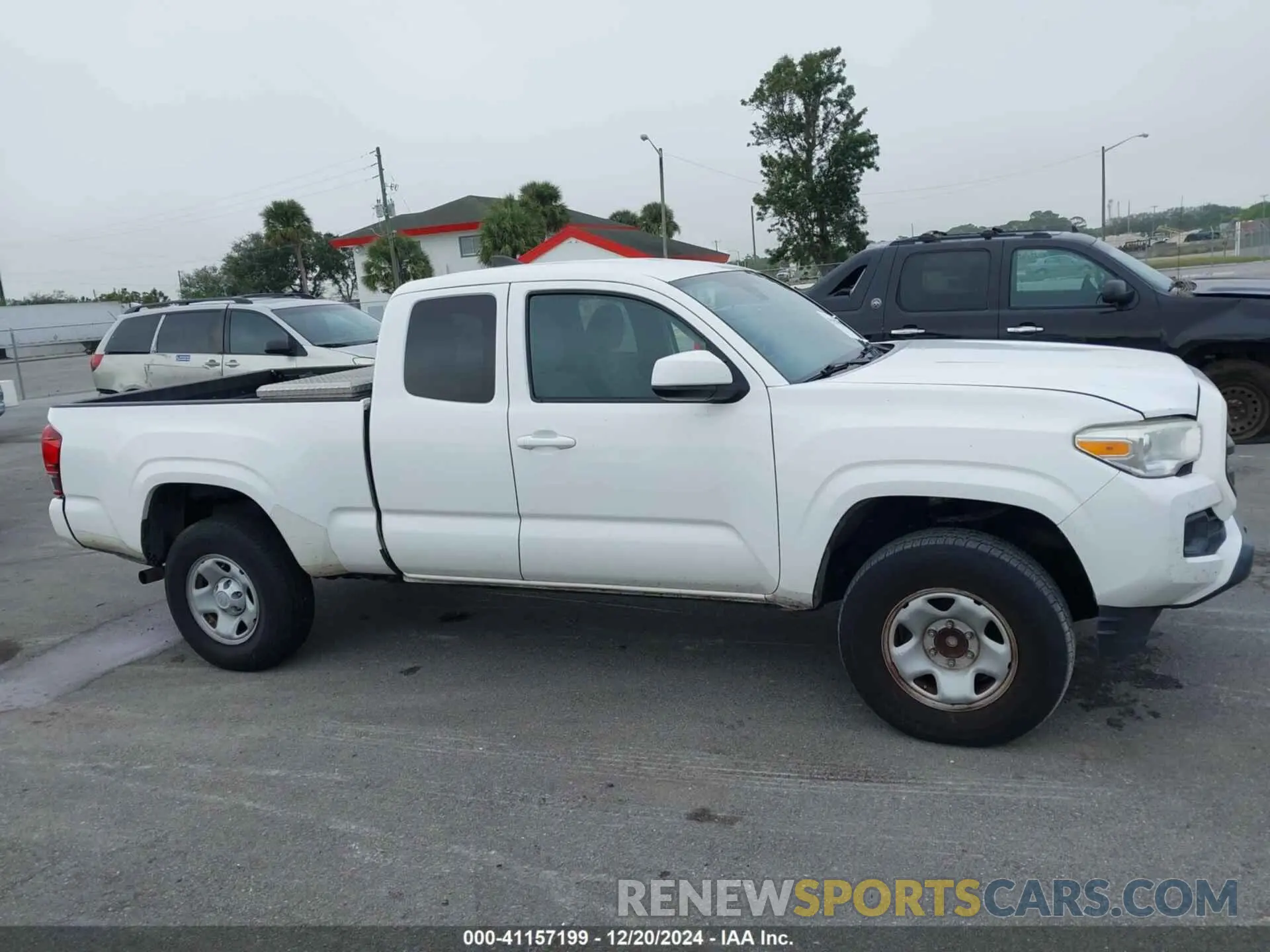 13 fotografías del automóvil dañado 5TFRZ5CN2KX084656 TOYOTA TACOMA 2019