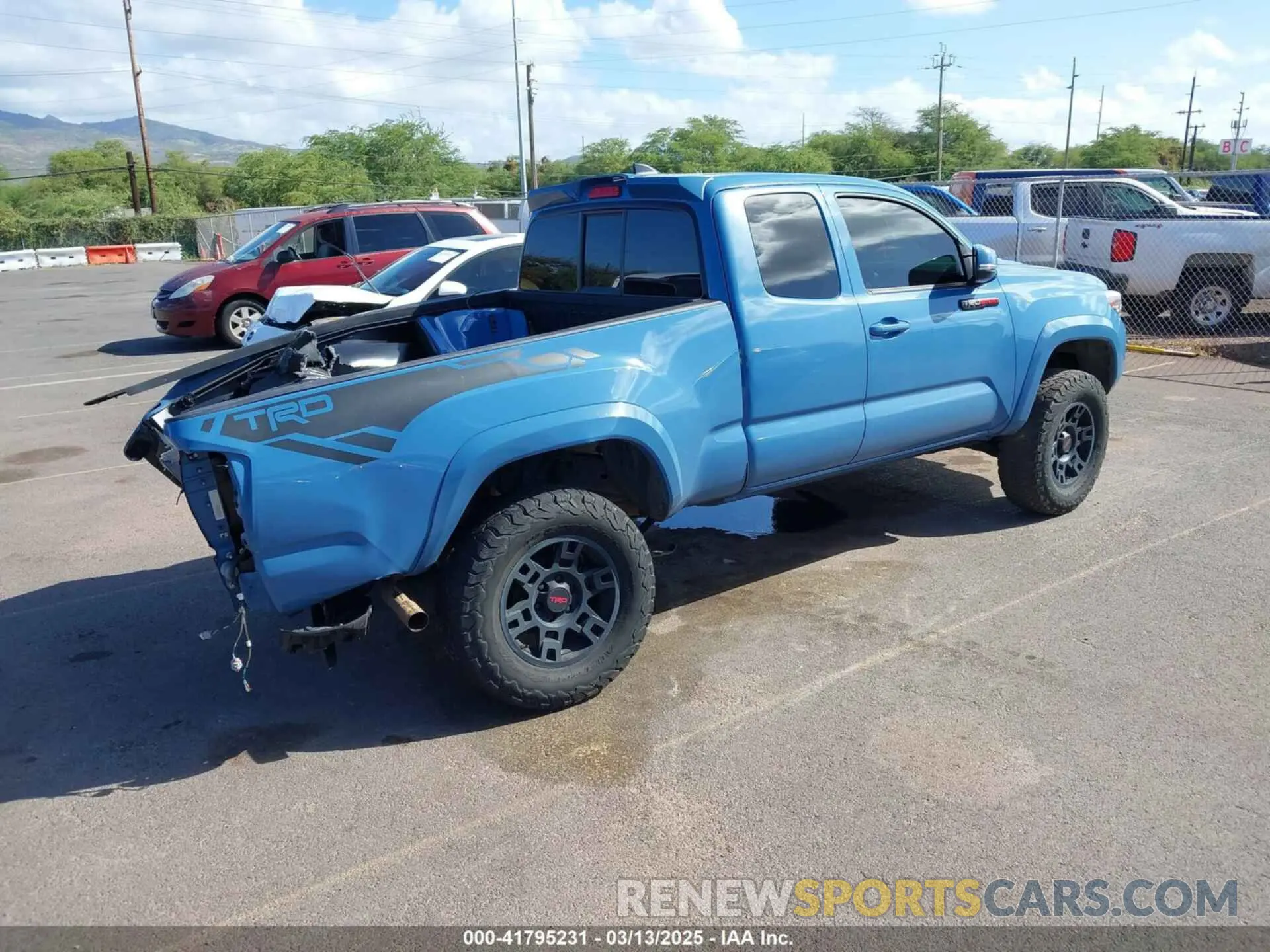 4 fotografías del automóvil dañado 5TFRZ5CN4KX082052 TOYOTA TACOMA 2019