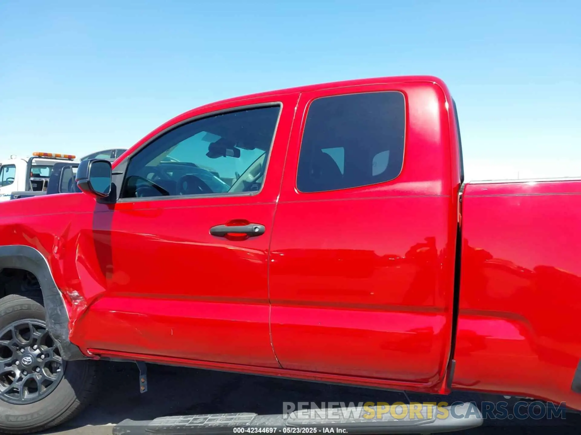 14 fotografías del automóvil dañado 5TFRZ5CN9KX081124 TOYOTA TACOMA 2019