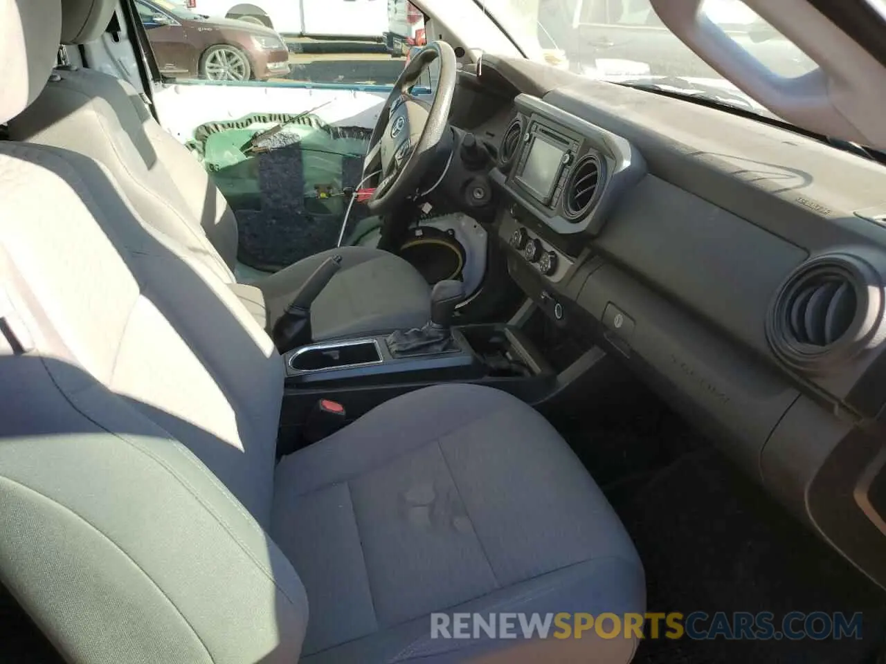 5 fotografías del automóvil dañado 5TFRZ5CN9KX081334 TOYOTA TACOMA 2019