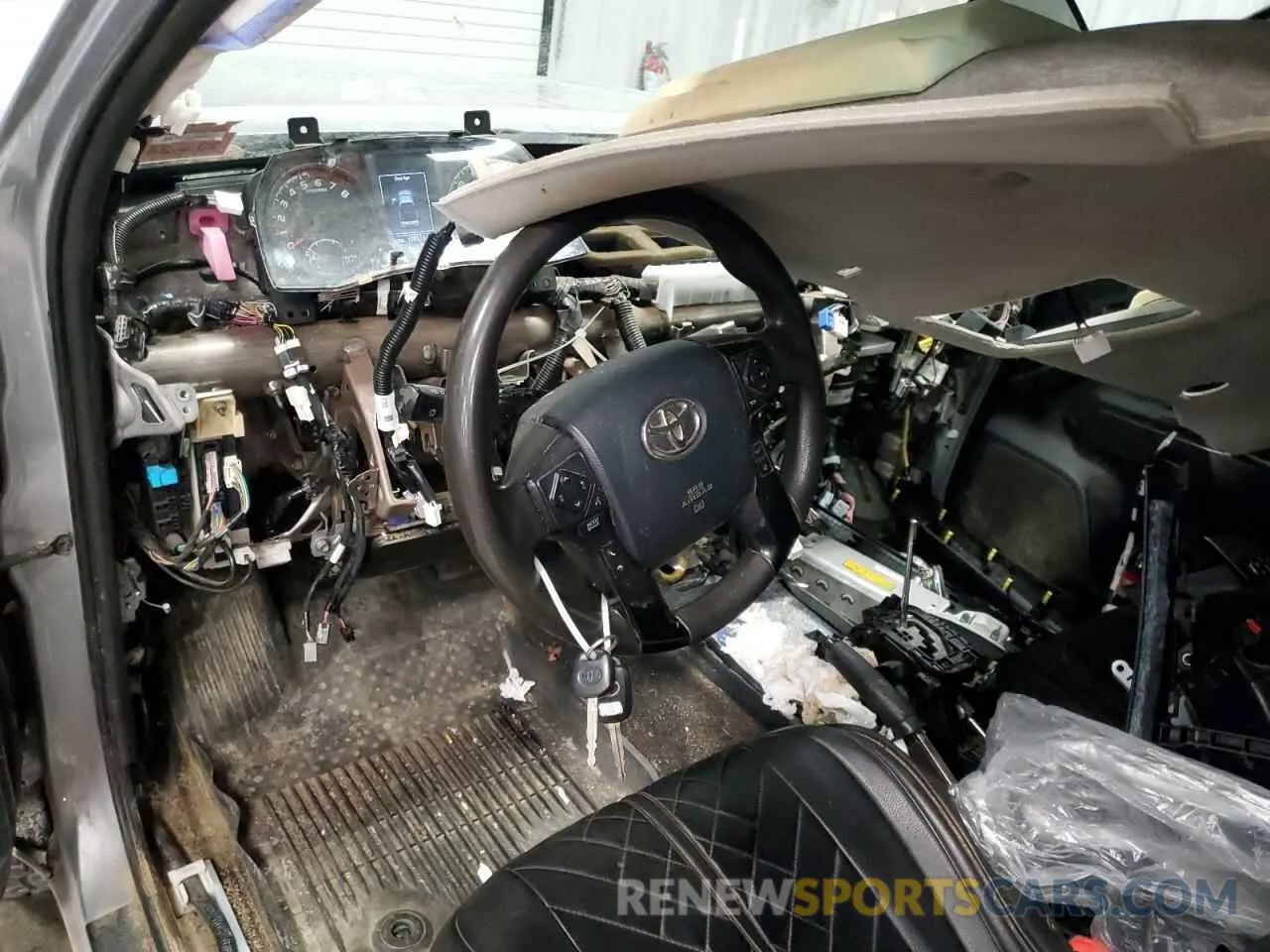8 fotografías del automóvil dañado 5TFSX5EN5KX066804 TOYOTA TACOMA 2019