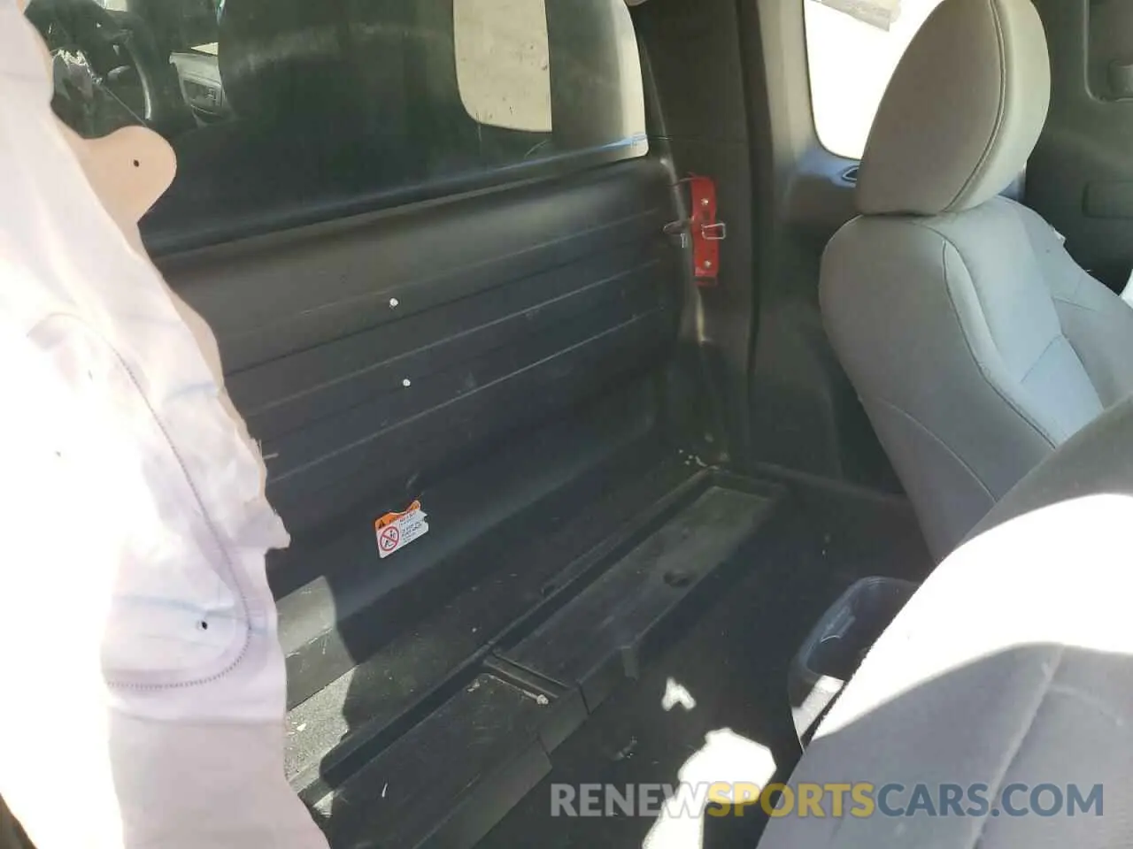 10 fotografías del automóvil dañado 5TFSX5EN5KX068701 TOYOTA TACOMA 2019