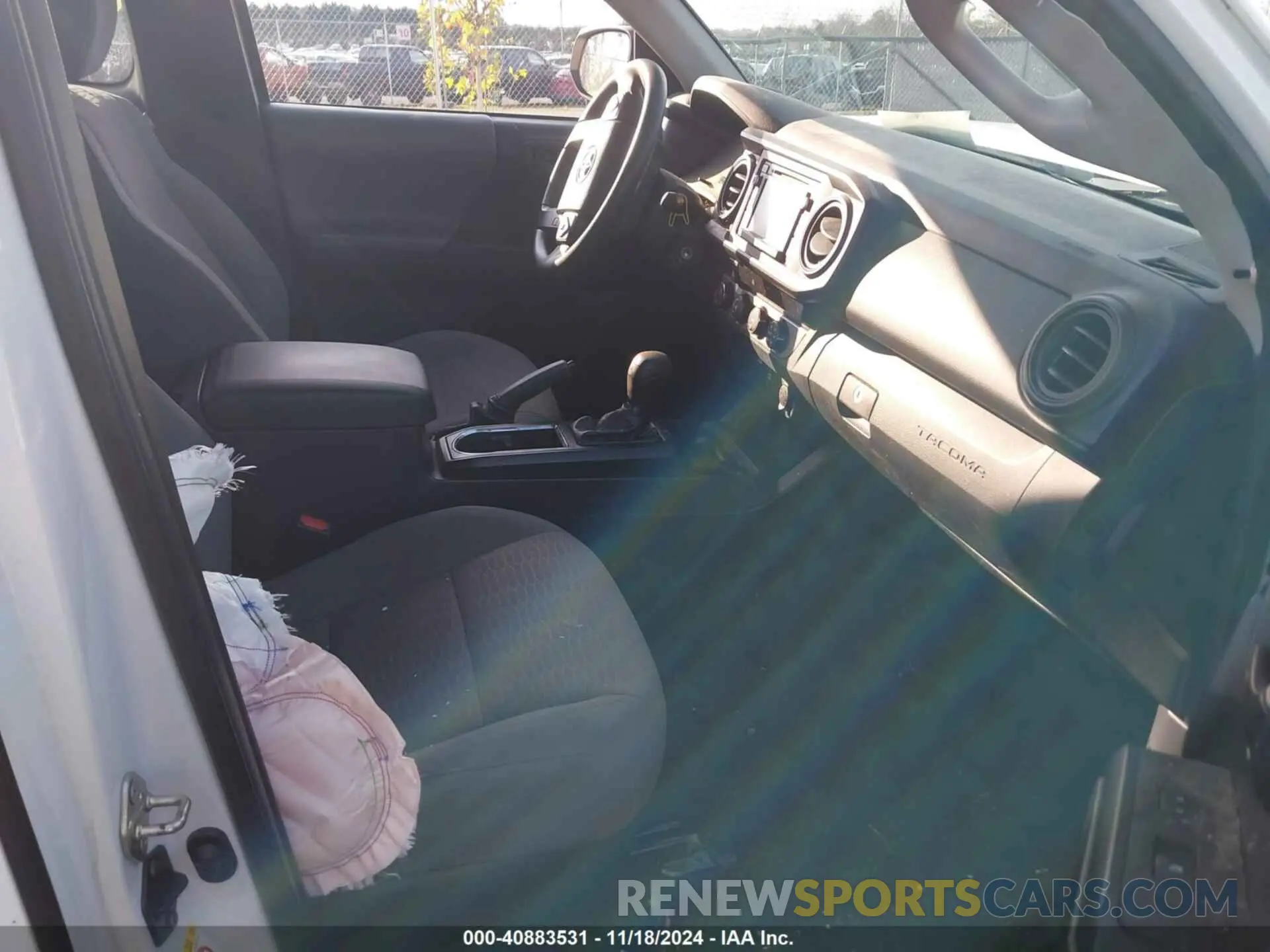 5 fotografías del automóvil dañado 5TFSX5EN6KX066410 TOYOTA TACOMA 2019