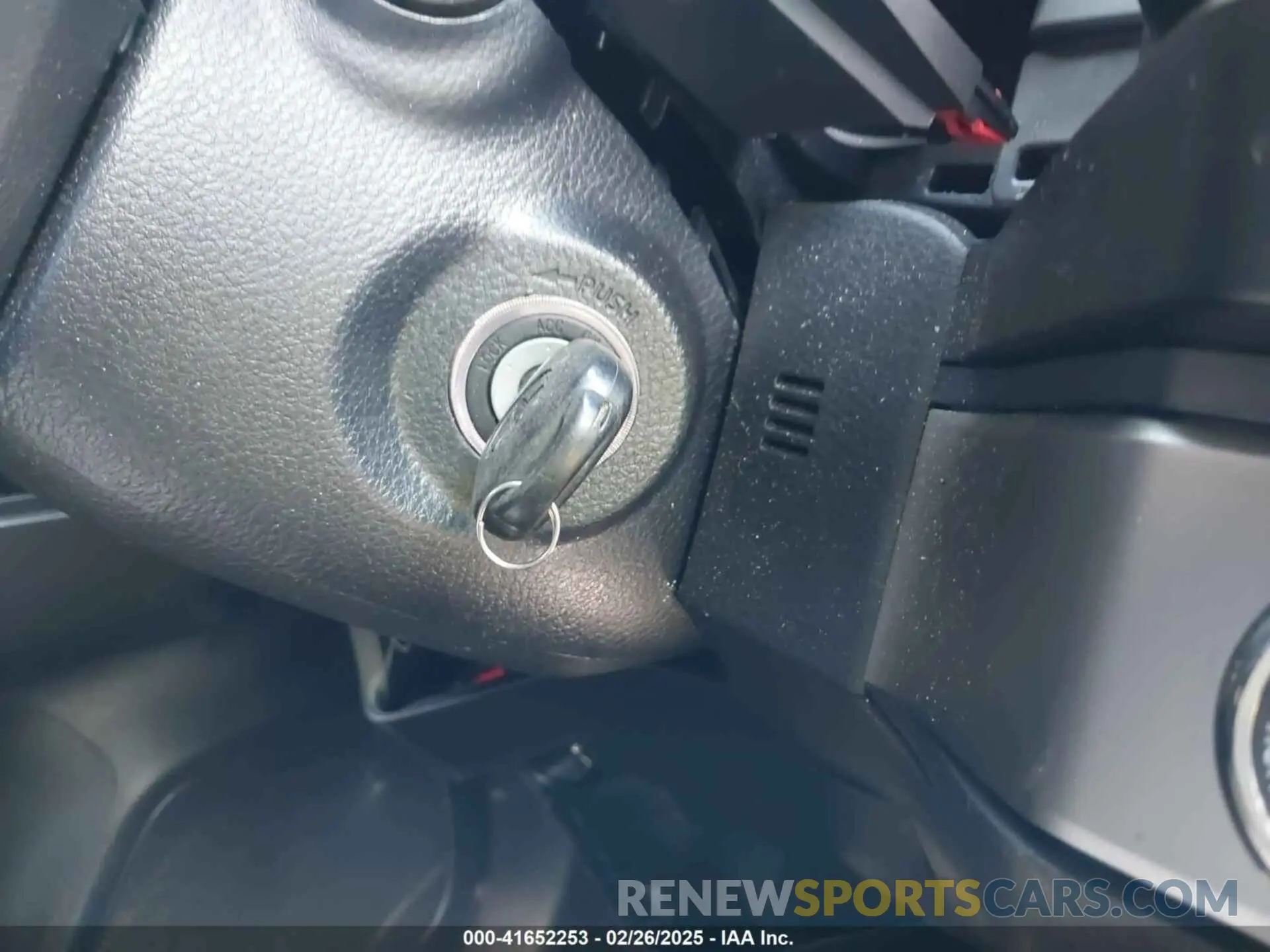 11 fotografías del automóvil dañado 5TFSZ5AN1KX180802 TOYOTA TACOMA 2019