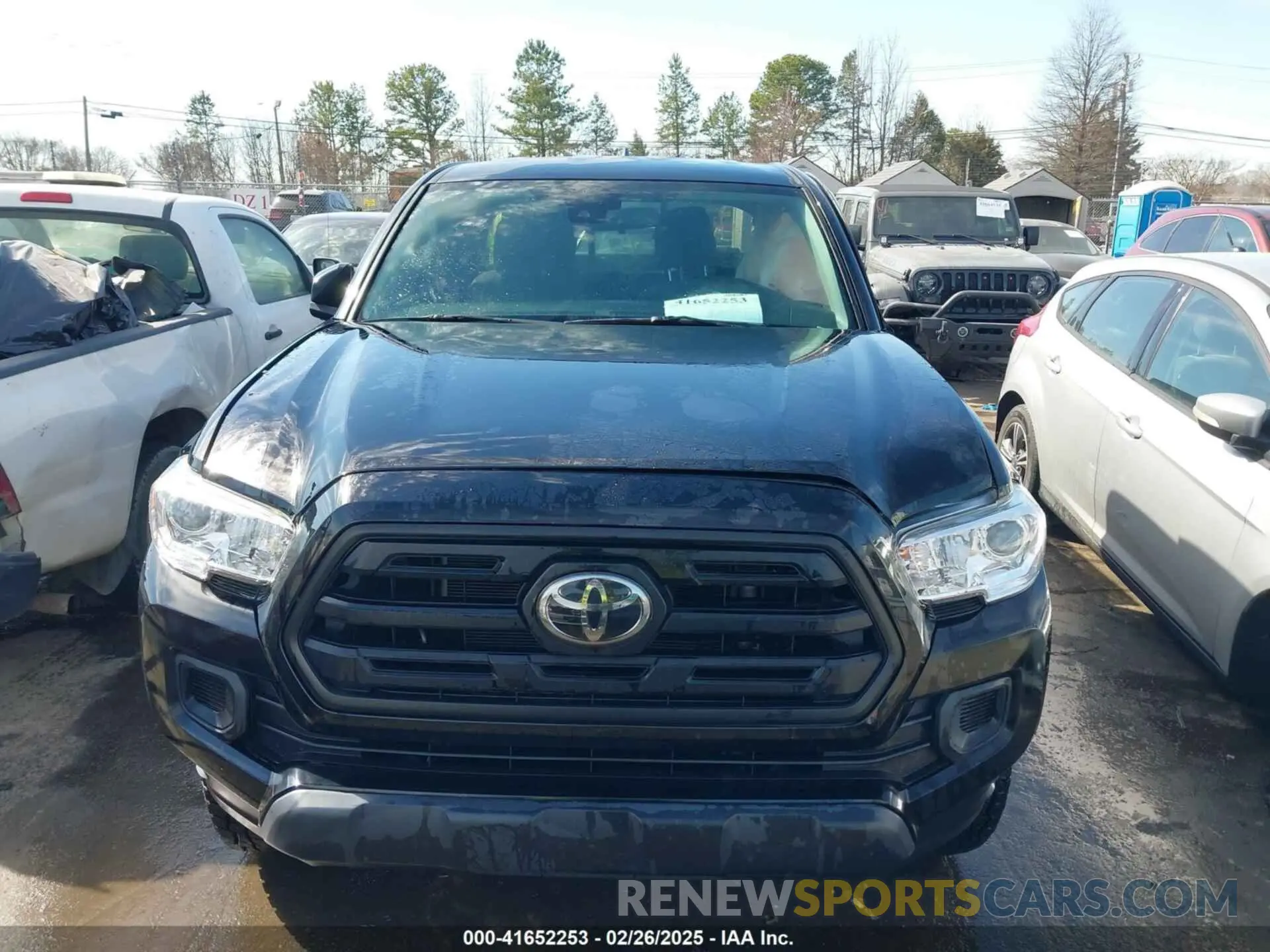 12 fotografías del automóvil dañado 5TFSZ5AN1KX180802 TOYOTA TACOMA 2019