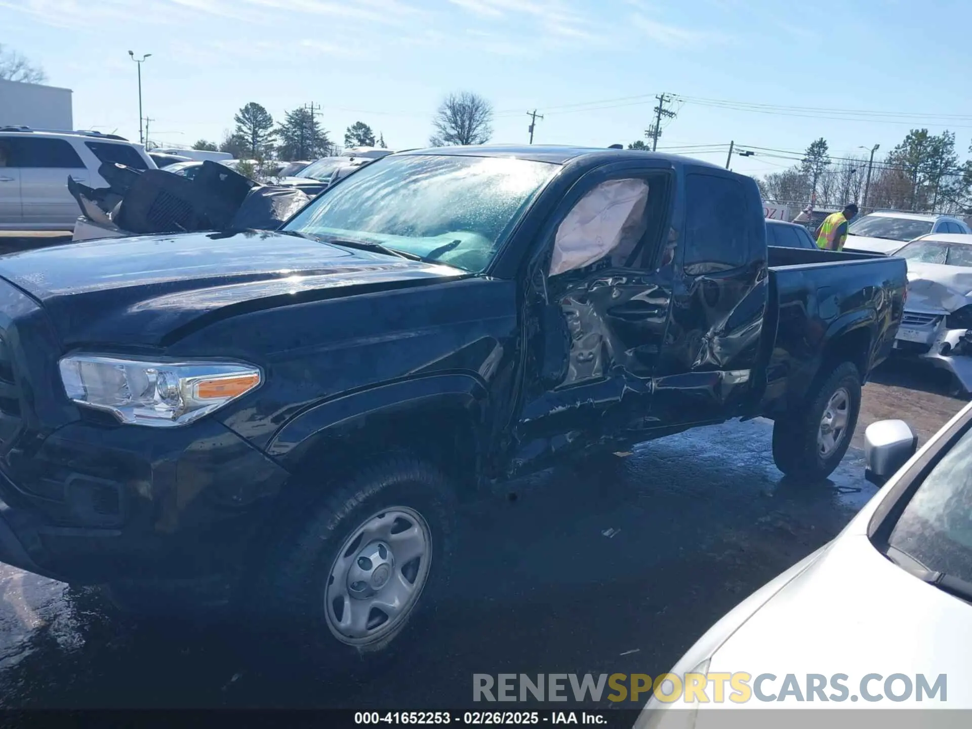 6 fotografías del automóvil dañado 5TFSZ5AN1KX180802 TOYOTA TACOMA 2019