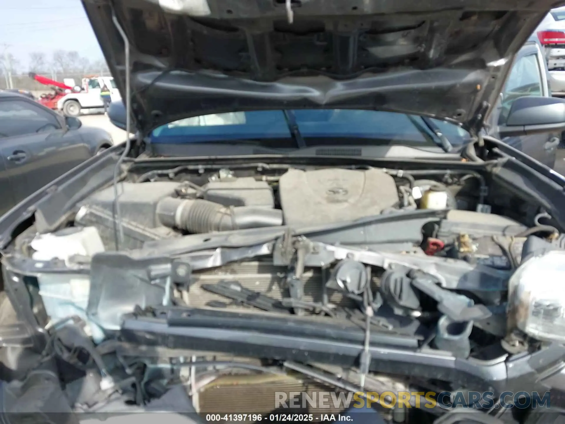 10 fotografías del automóvil dañado 5TFSZ5AN2KX165693 TOYOTA TACOMA 2019