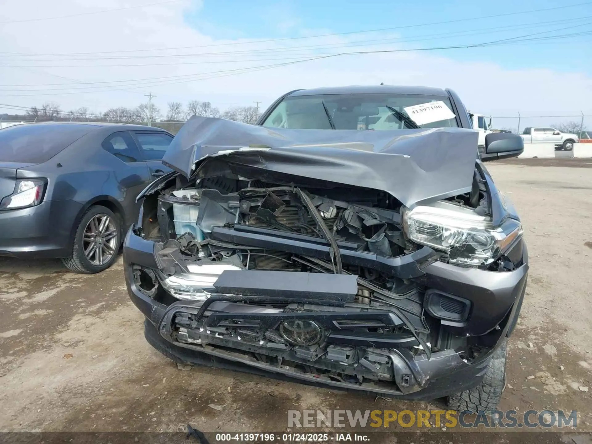 12 fotografías del automóvil dañado 5TFSZ5AN2KX165693 TOYOTA TACOMA 2019