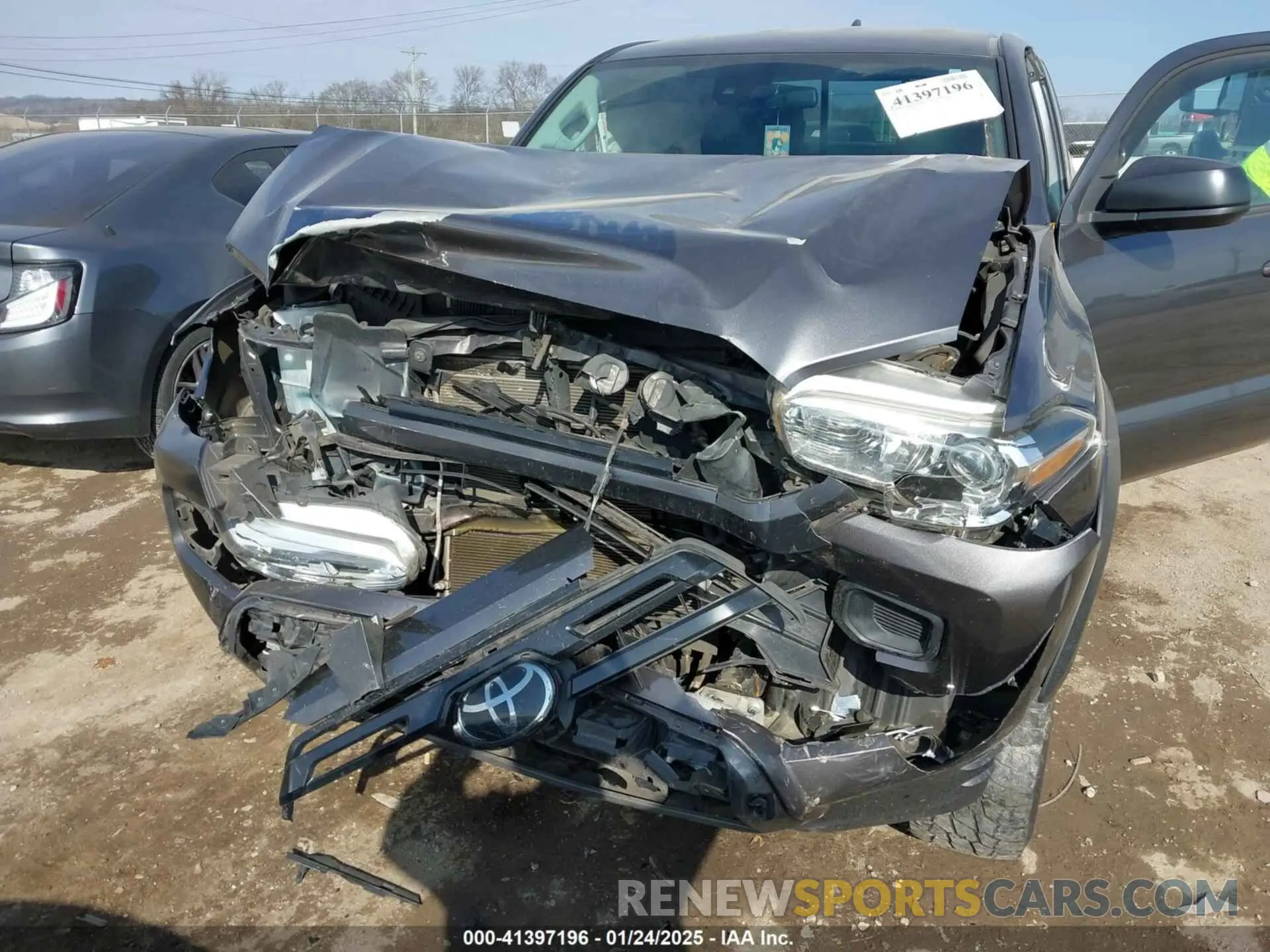 6 fotografías del automóvil dañado 5TFSZ5AN2KX165693 TOYOTA TACOMA 2019