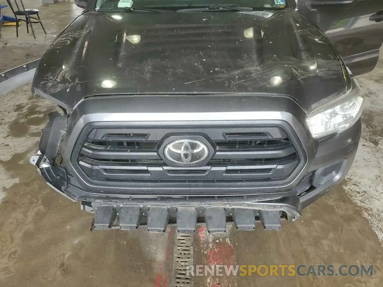 11 fotografías del automóvil dañado 5TFSZ5AN2KX188701 TOYOTA TACOMA 2019