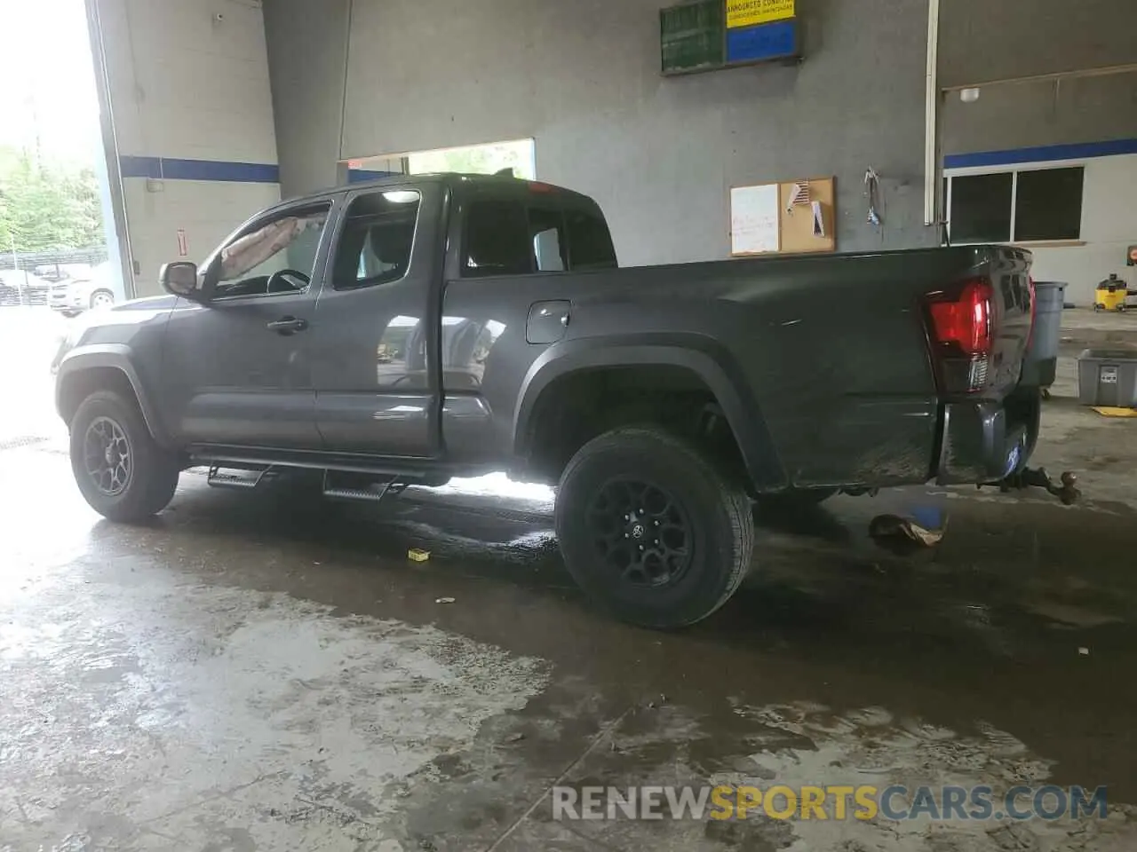 2 fotografías del automóvil dañado 5TFSZ5AN2KX188701 TOYOTA TACOMA 2019