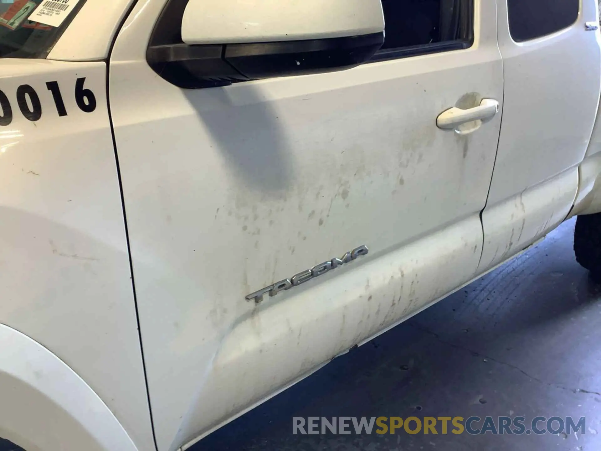 1 fotografías del automóvil dañado 5TFSZ5AN2KX194692 TOYOTA TACOMA 2019