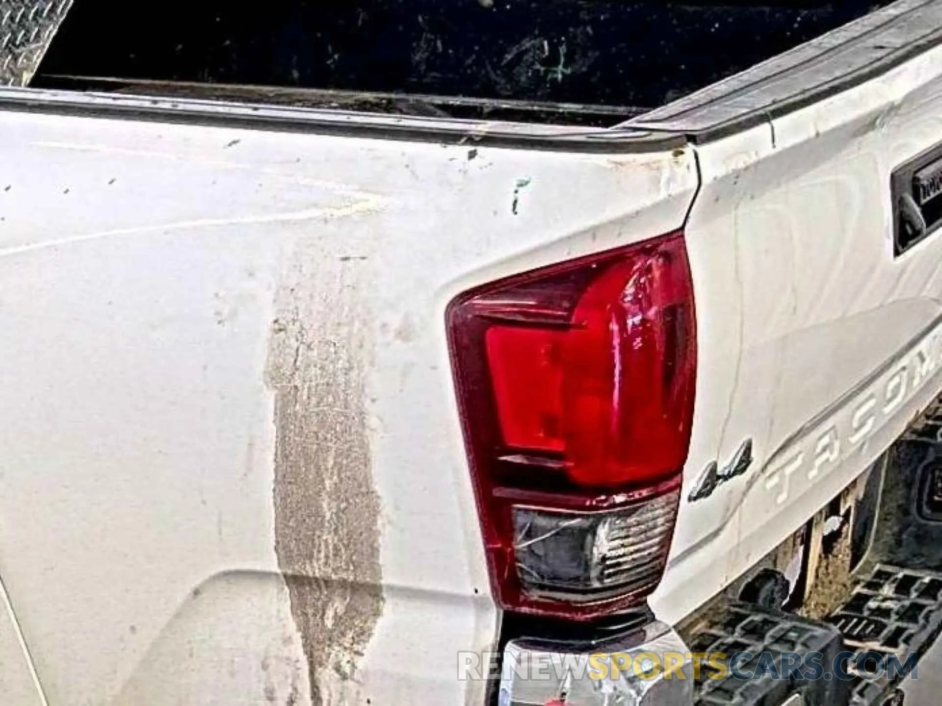 14 fotografías del automóvil dañado 5TFSZ5AN2KX194692 TOYOTA TACOMA 2019