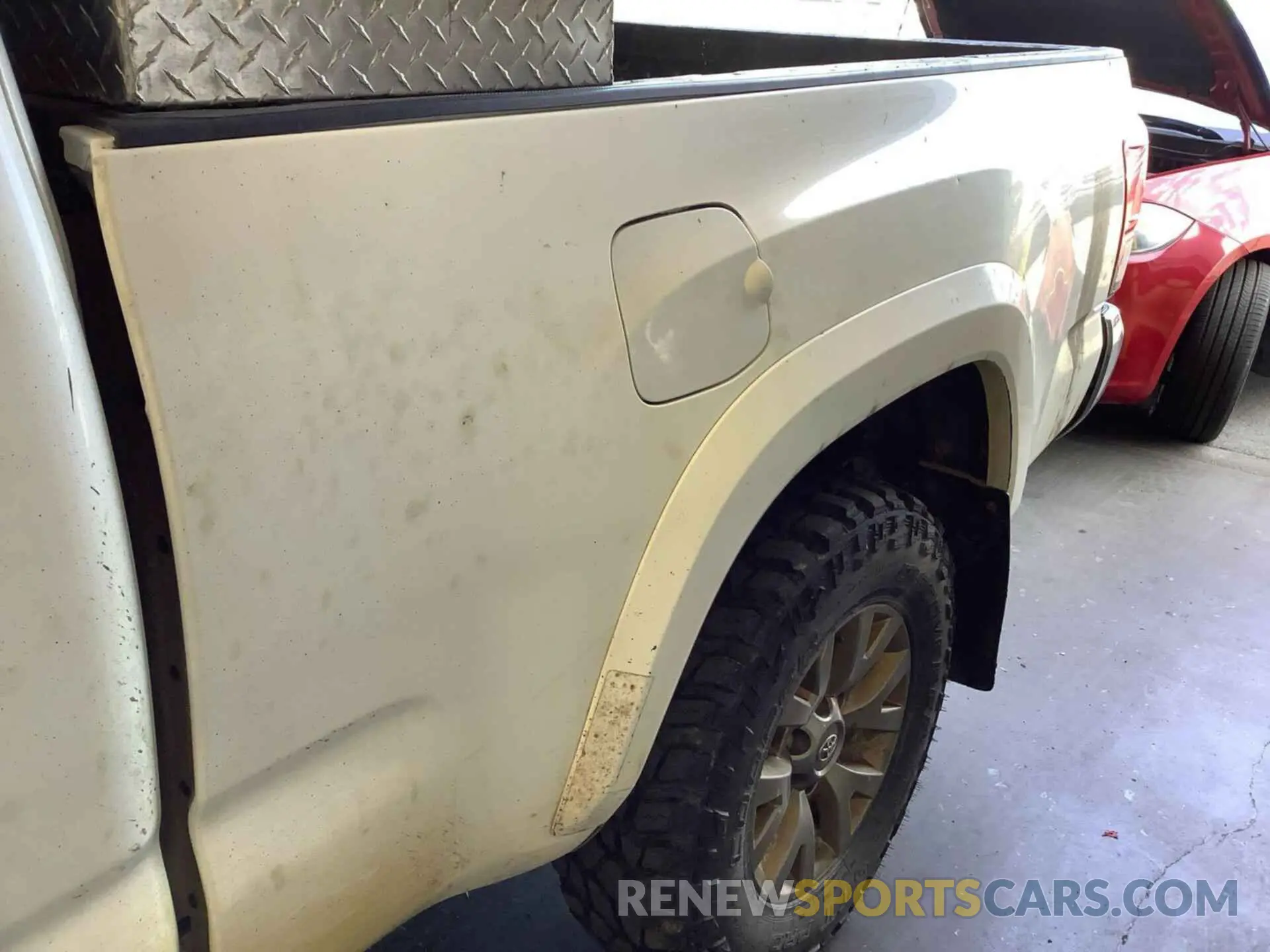 29 fotografías del automóvil dañado 5TFSZ5AN2KX194692 TOYOTA TACOMA 2019