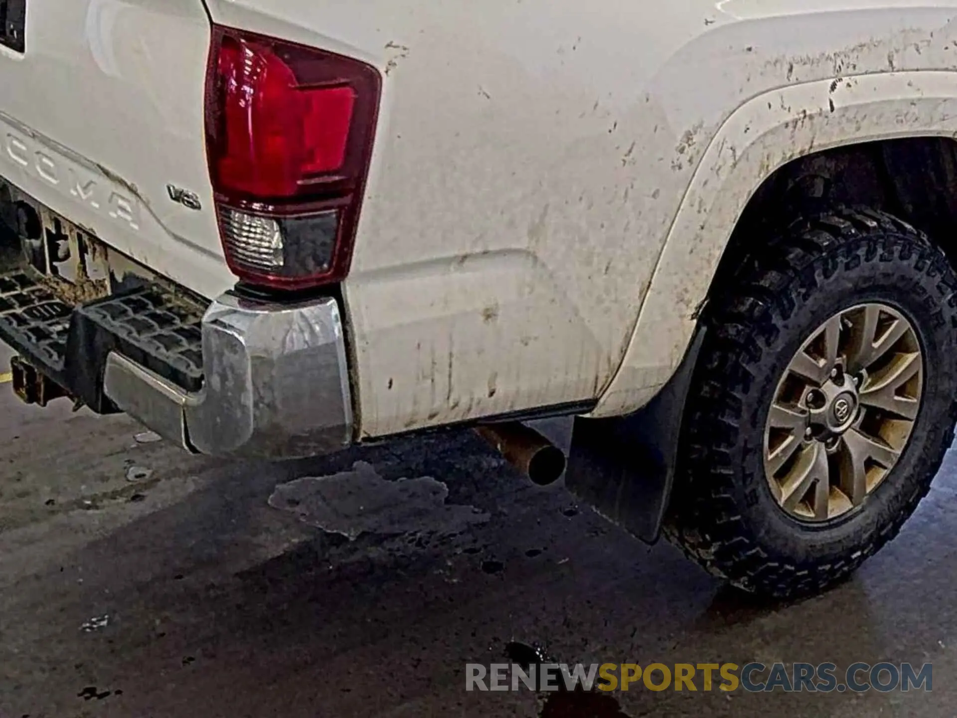 3 fotografías del automóvil dañado 5TFSZ5AN2KX194692 TOYOTA TACOMA 2019