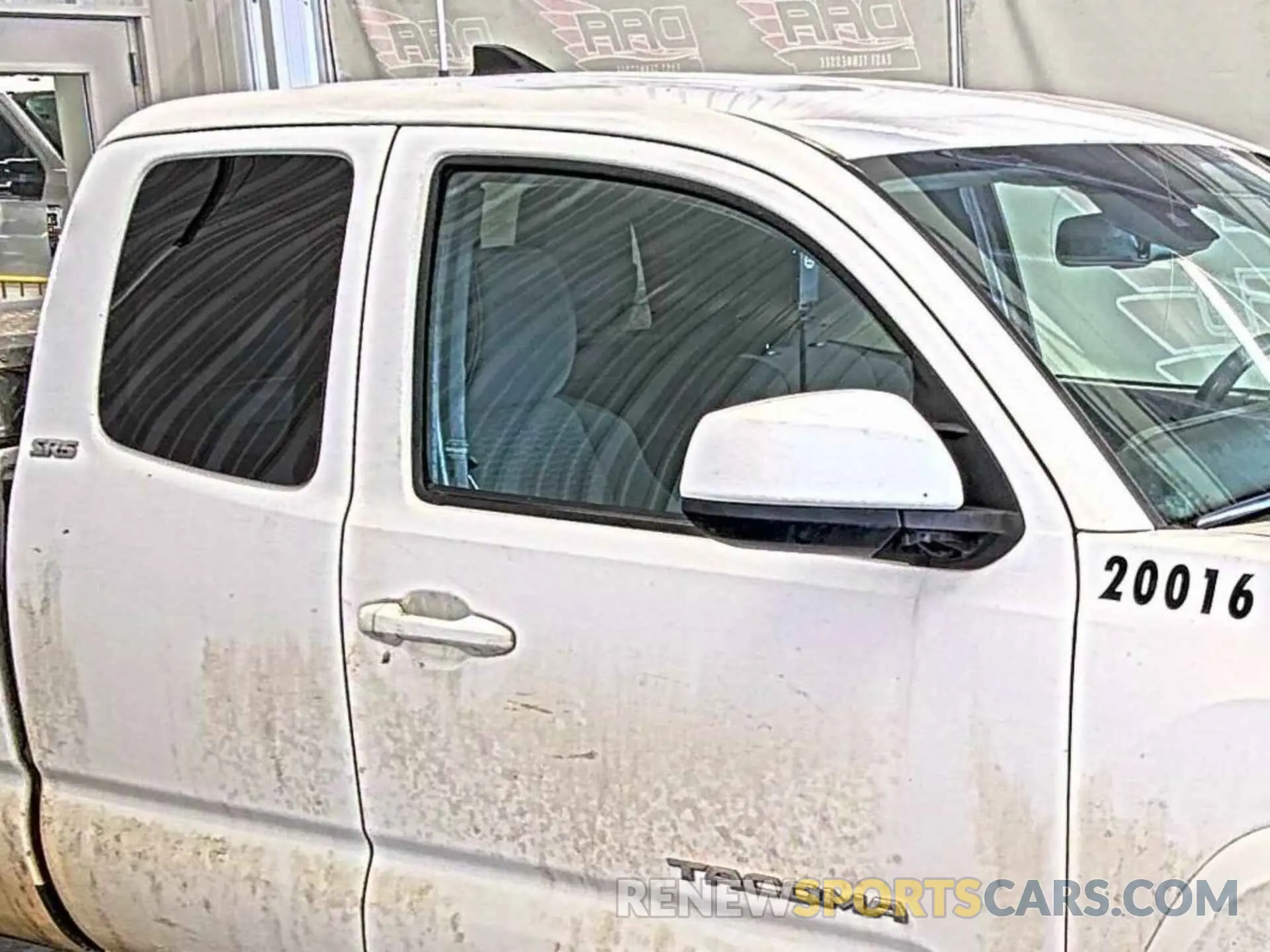 31 fotografías del automóvil dañado 5TFSZ5AN2KX194692 TOYOTA TACOMA 2019