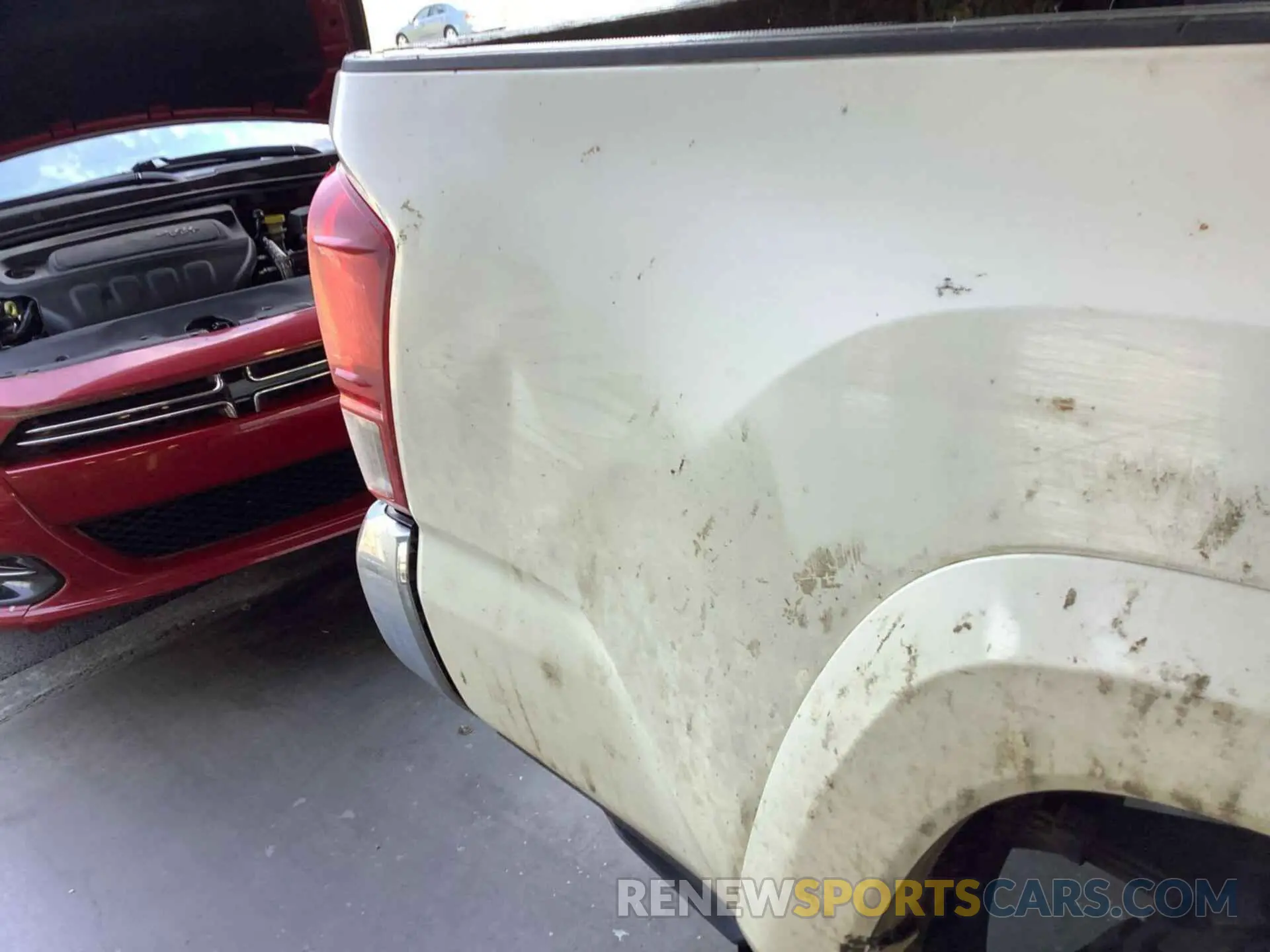33 fotografías del automóvil dañado 5TFSZ5AN2KX194692 TOYOTA TACOMA 2019