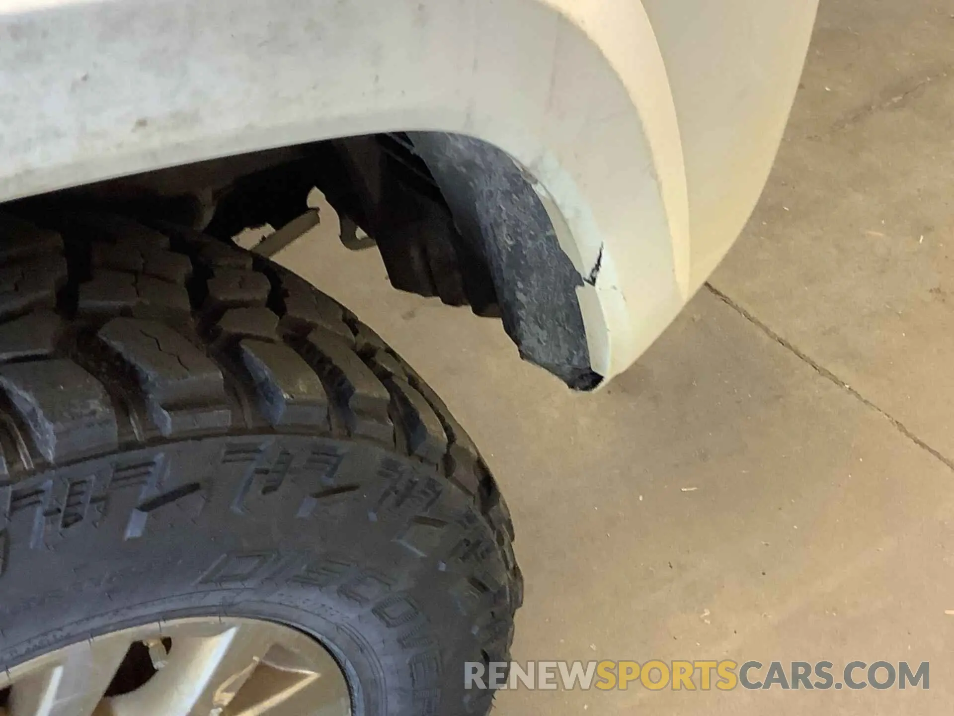 7 fotografías del automóvil dañado 5TFSZ5AN2KX194692 TOYOTA TACOMA 2019