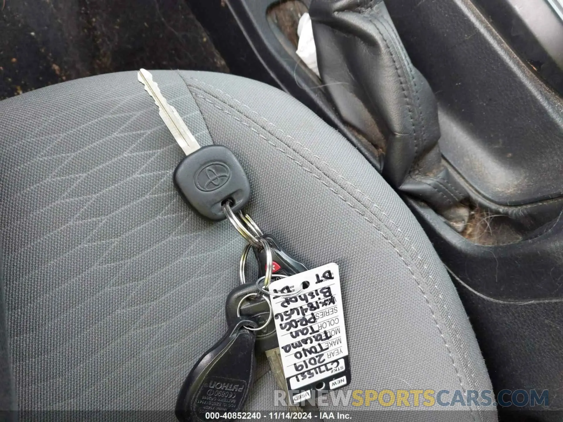 11 fotografías del automóvil dañado 5TFSZ5AN3KX184656 TOYOTA TACOMA 2019