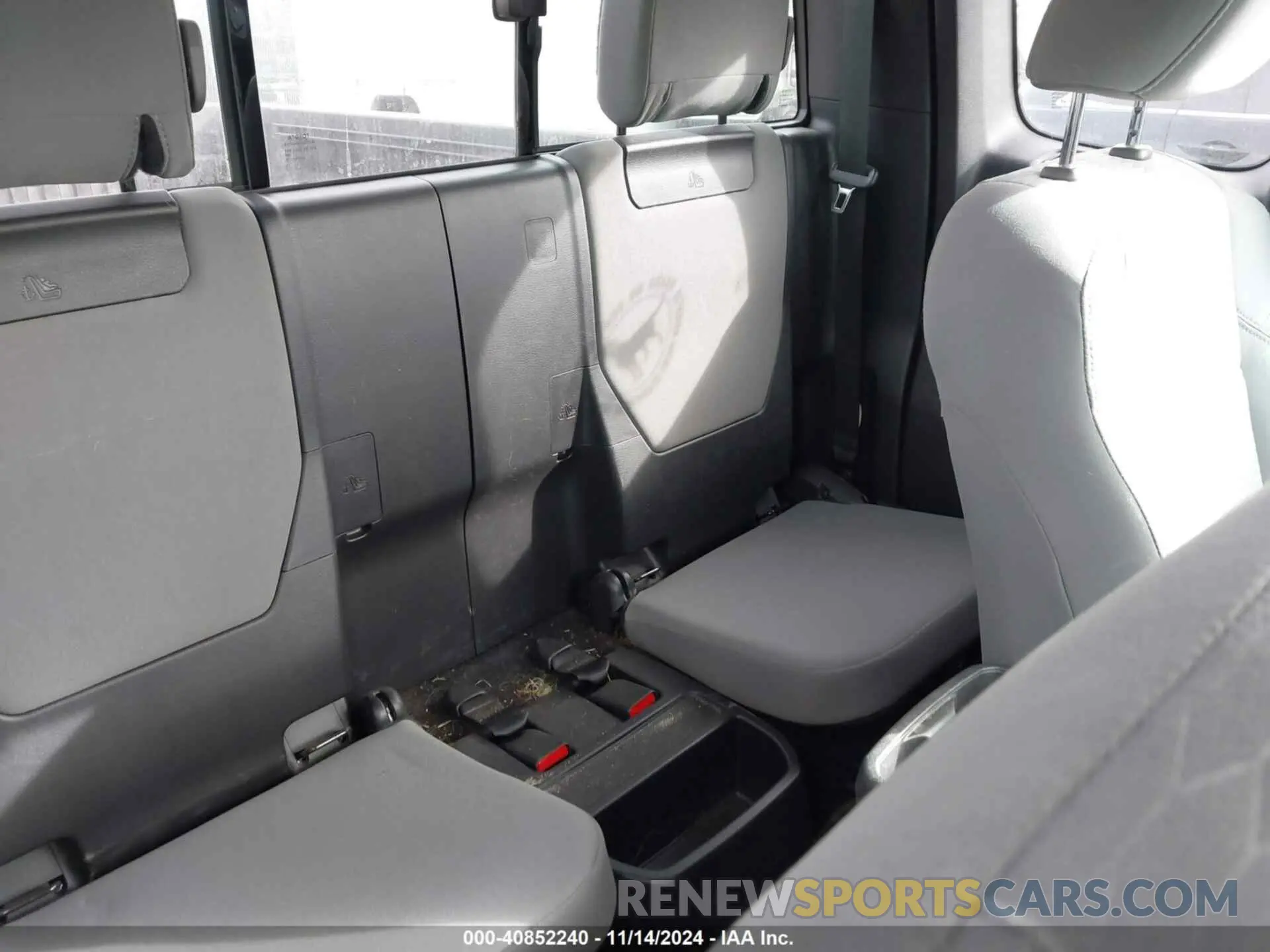 8 fotografías del automóvil dañado 5TFSZ5AN3KX184656 TOYOTA TACOMA 2019