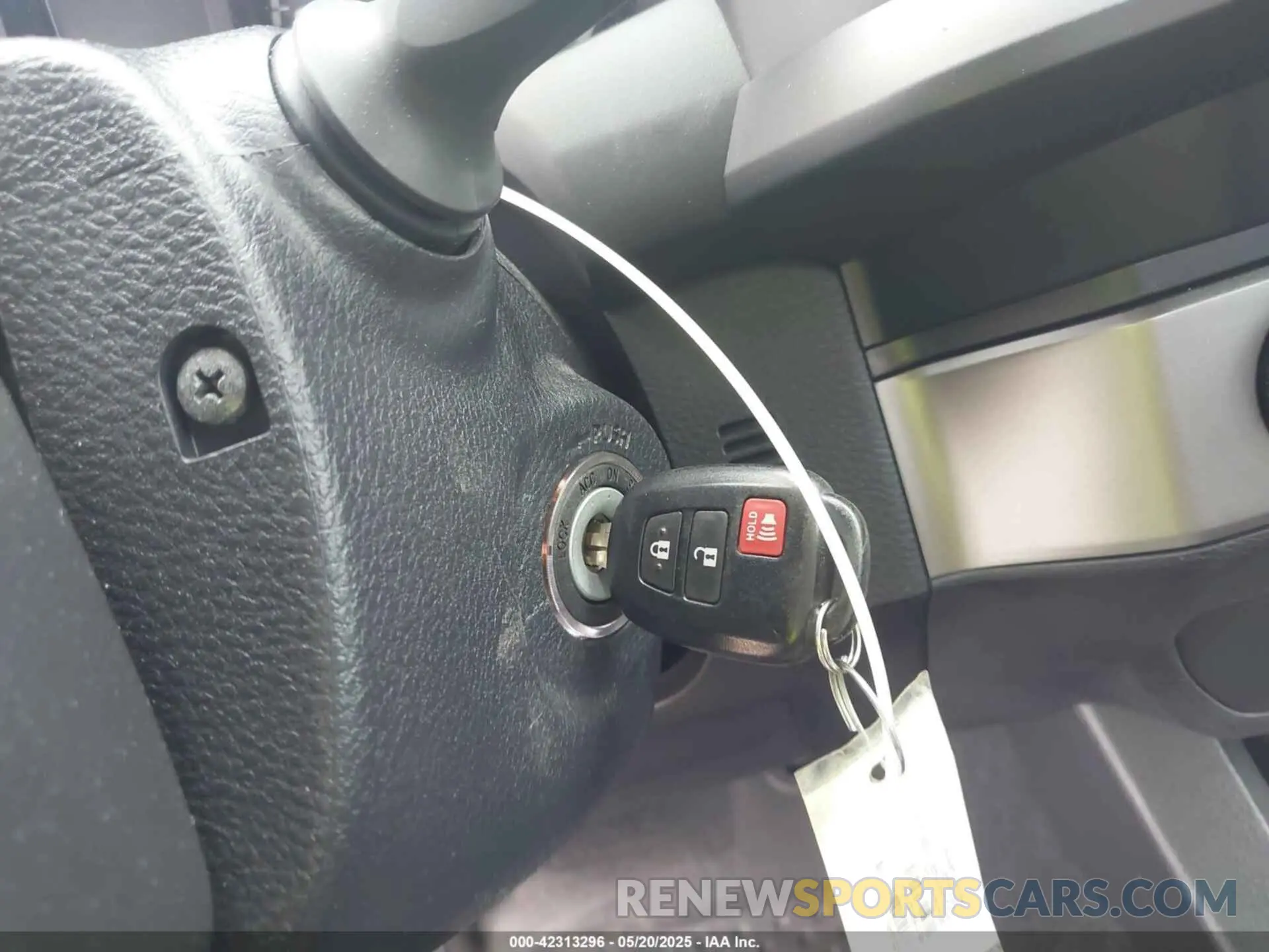 11 fotografías del automóvil dañado 5TFSZ5AN3KX190800 TOYOTA TACOMA 2019