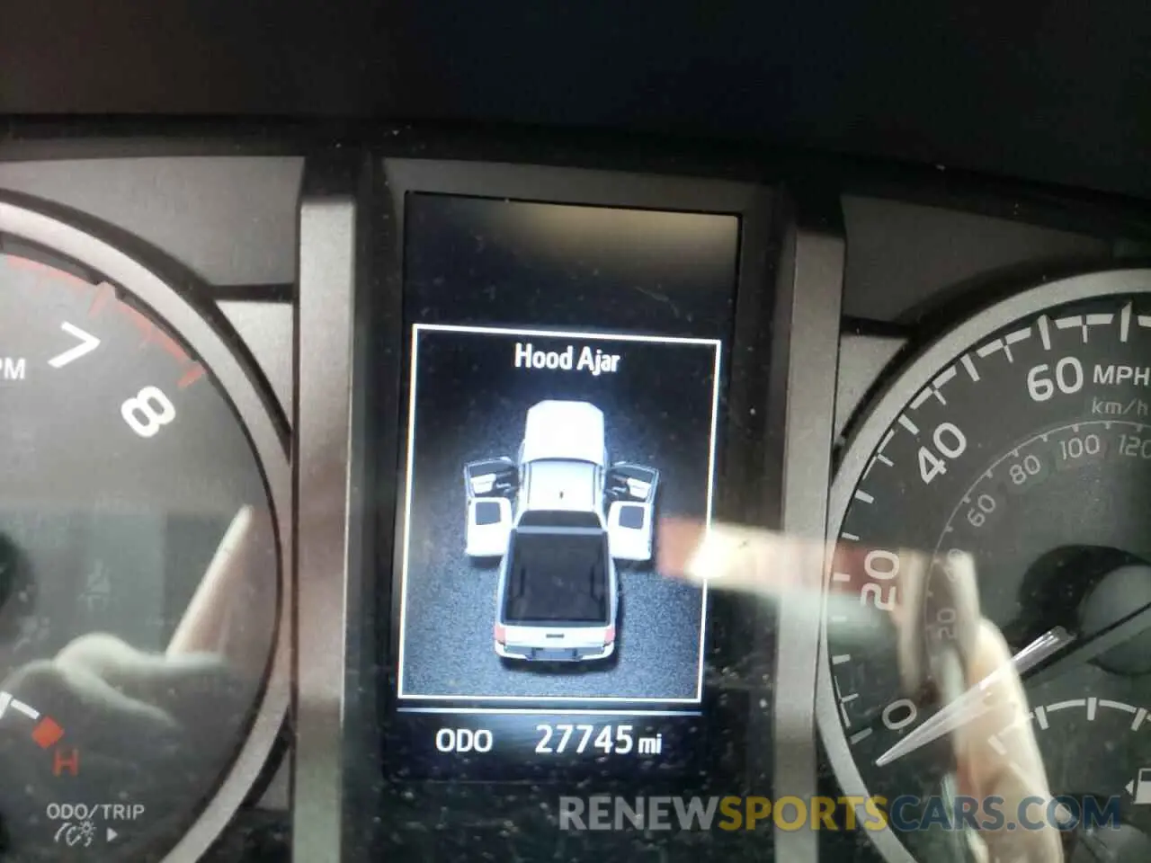 8 fotografías del automóvil dañado 5TFSZ5AN3KX191302 TOYOTA TACOMA 2019
