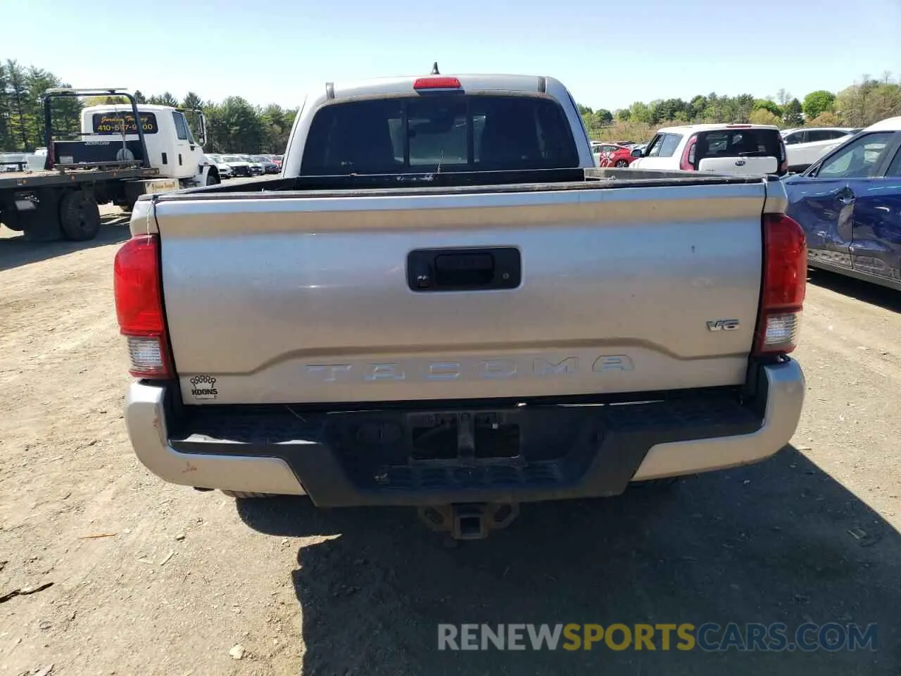 6 fotografías del automóvil dañado 5TFSZ5AN3KX205733 TOYOTA TACOMA 2019