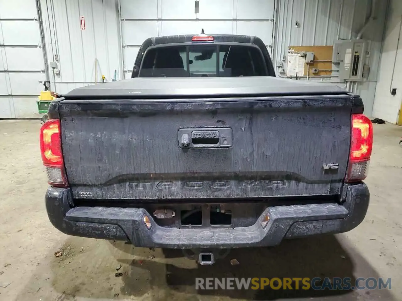 6 fotografías del automóvil dañado 5TFSZ5AN5KX184464 TOYOTA TACOMA 2019