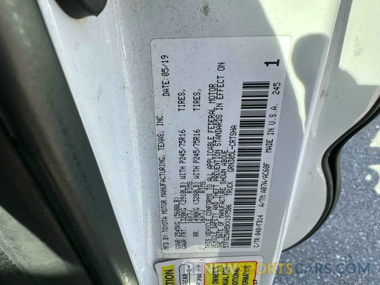 10 fotografías del automóvil dañado 5TFSZ5AN5KX197506 TOYOTA TACOMA 2019