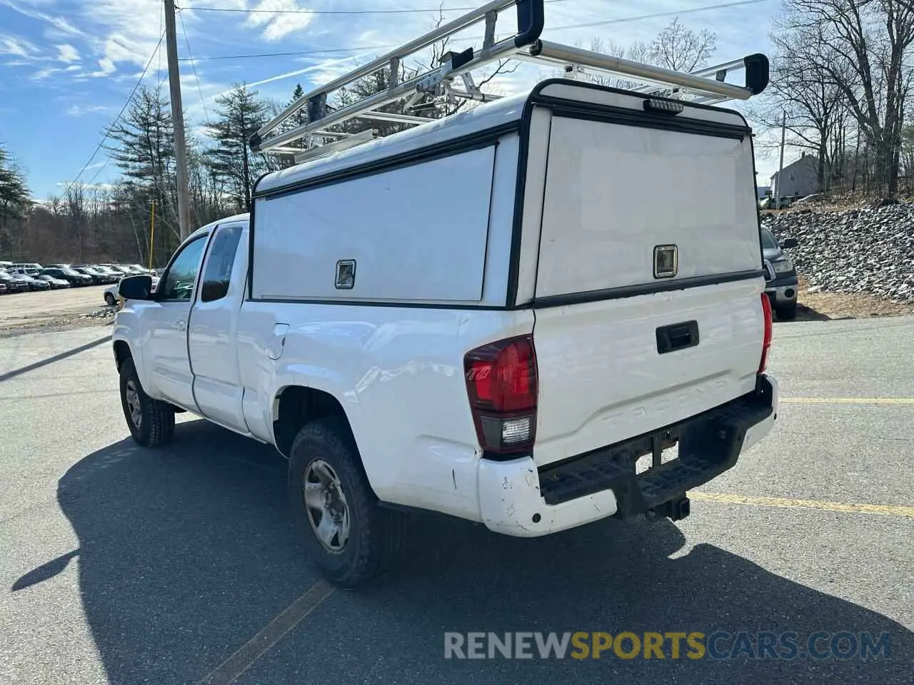 2 fotografías del automóvil dañado 5TFSZ5AN5KX197506 TOYOTA TACOMA 2019