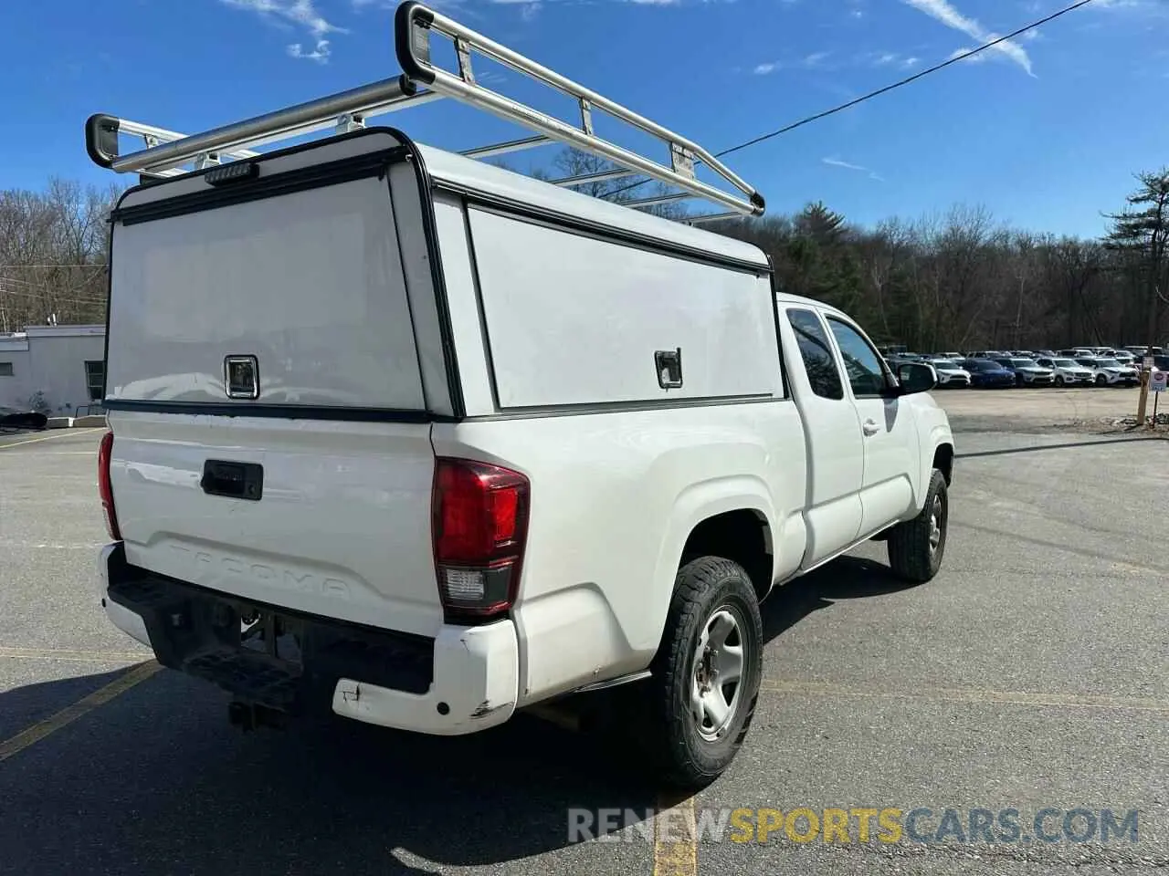 3 fotografías del automóvil dañado 5TFSZ5AN5KX197506 TOYOTA TACOMA 2019