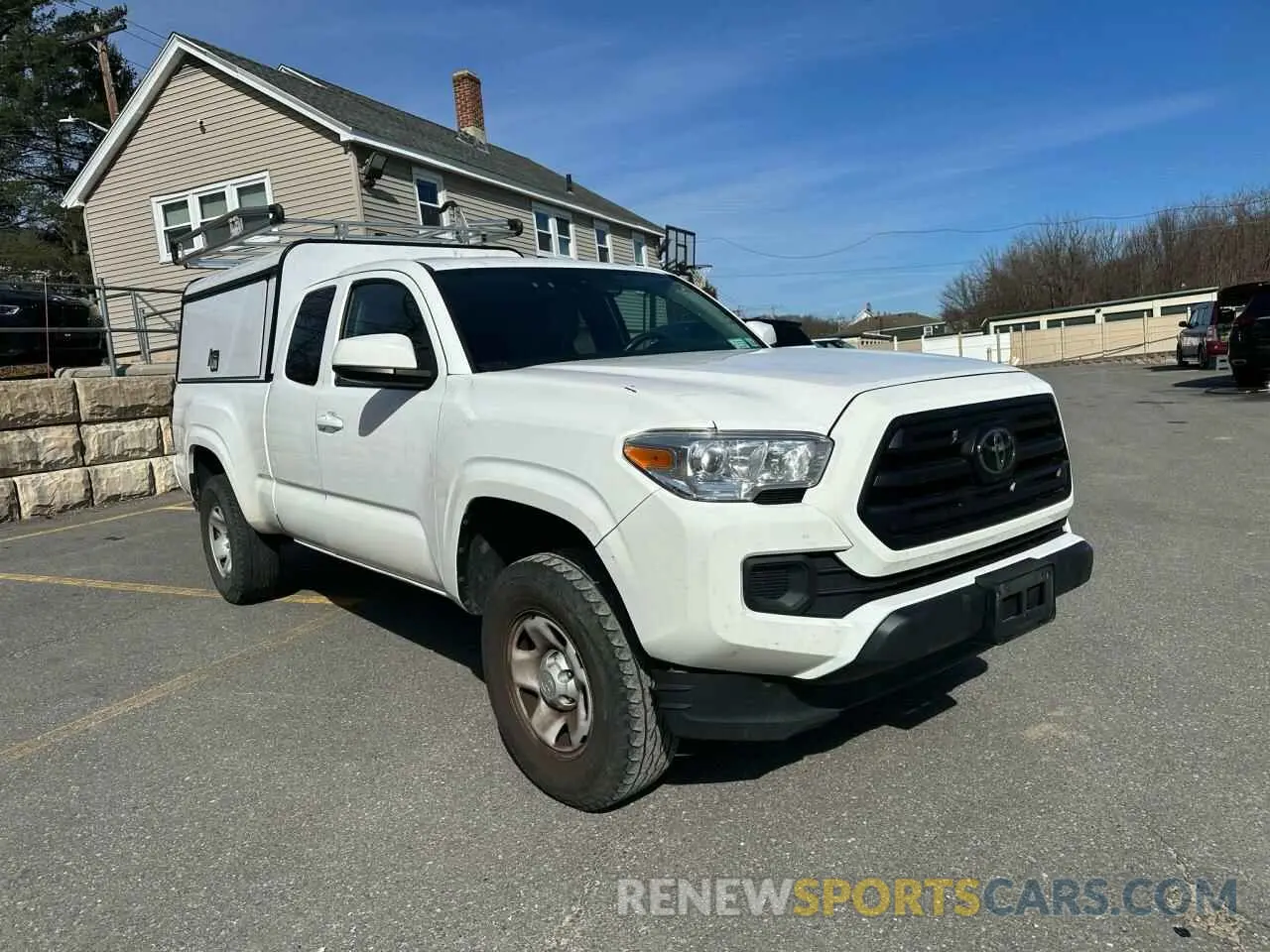 4 fotografías del automóvil dañado 5TFSZ5AN5KX197506 TOYOTA TACOMA 2019