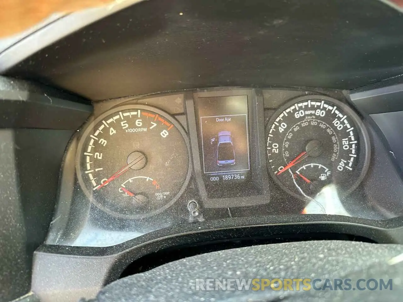 9 fotografías del automóvil dañado 5TFSZ5AN5KX197506 TOYOTA TACOMA 2019