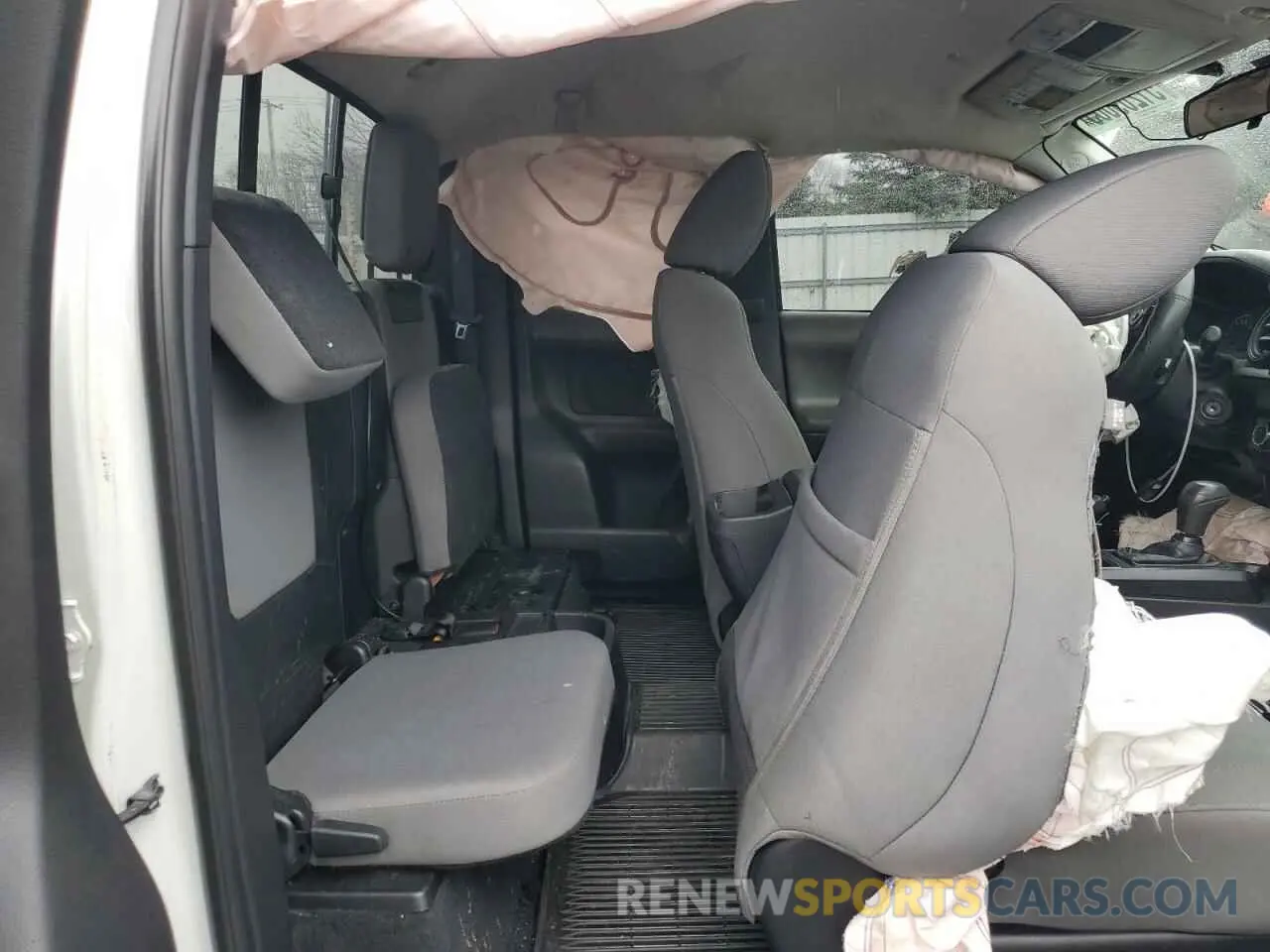 10 fotografías del automóvil dañado 5TFSZ5AN5KX198803 TOYOTA TACOMA 2019