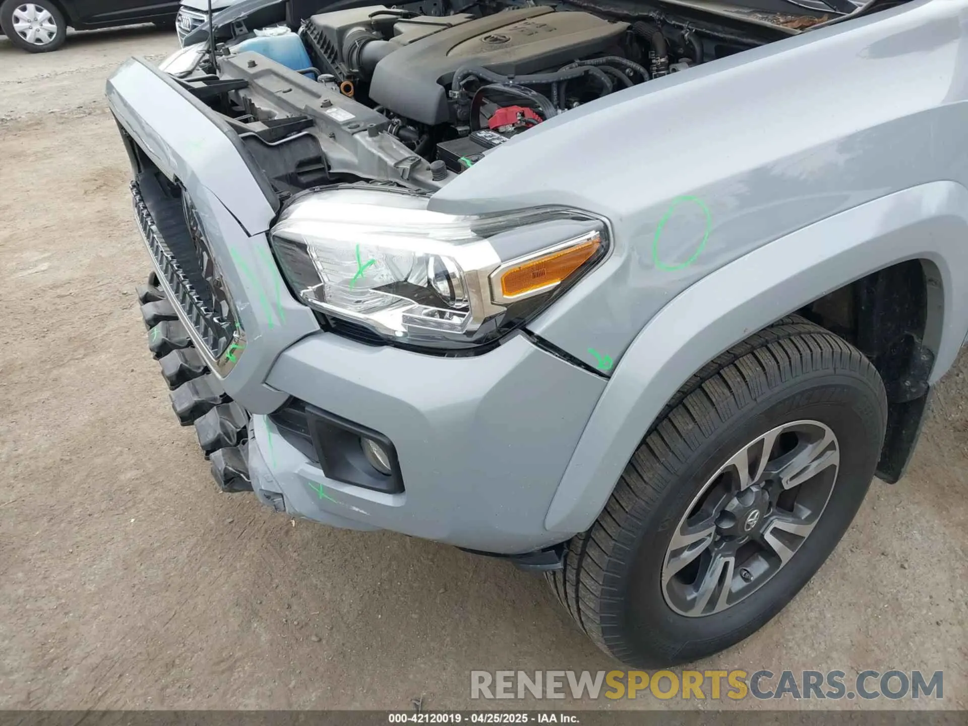 12 fotografías del automóvil dañado 5TFSZ5AN7KX189780 TOYOTA TACOMA 2019