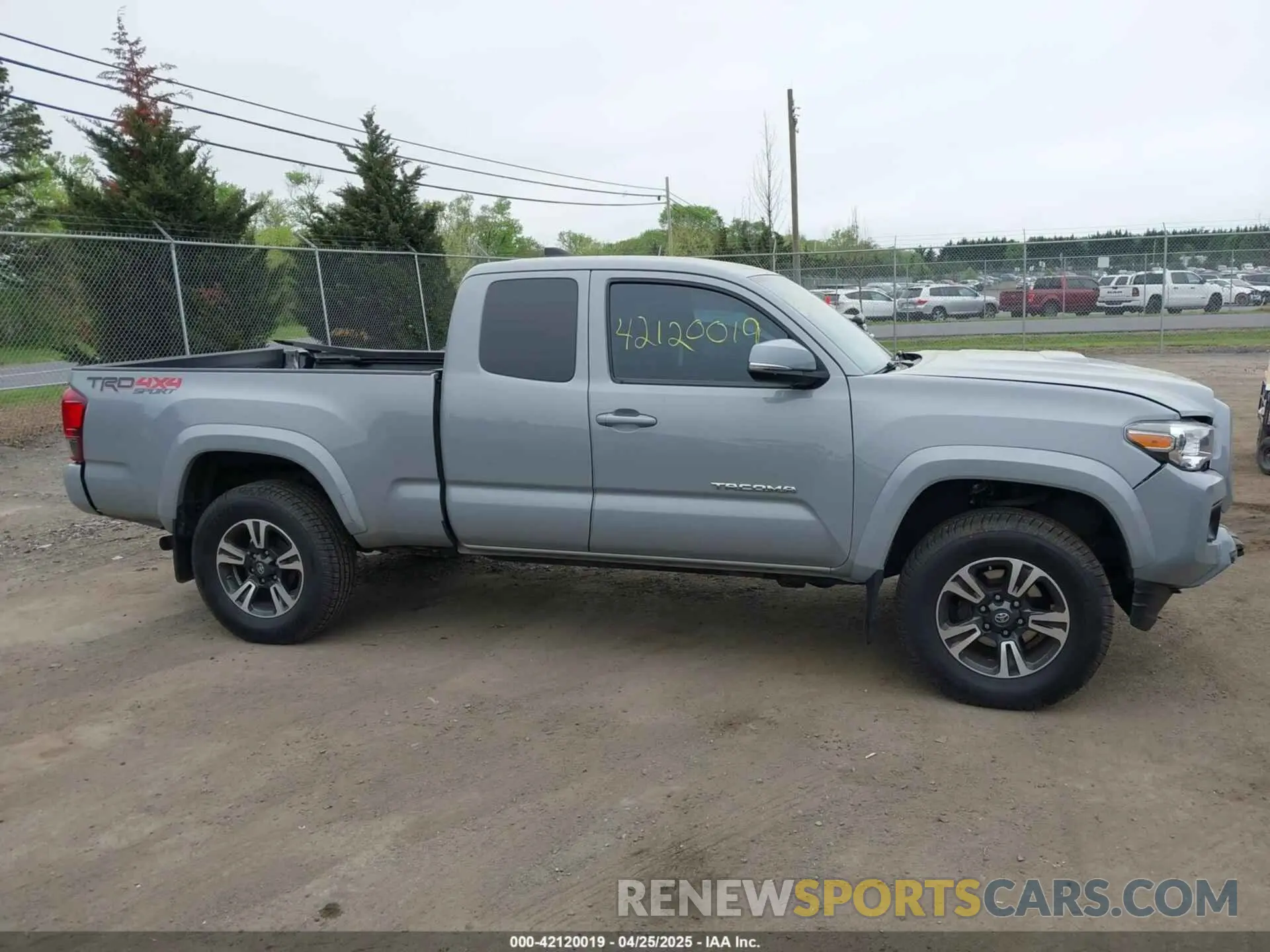 14 fotografías del automóvil dañado 5TFSZ5AN7KX189780 TOYOTA TACOMA 2019